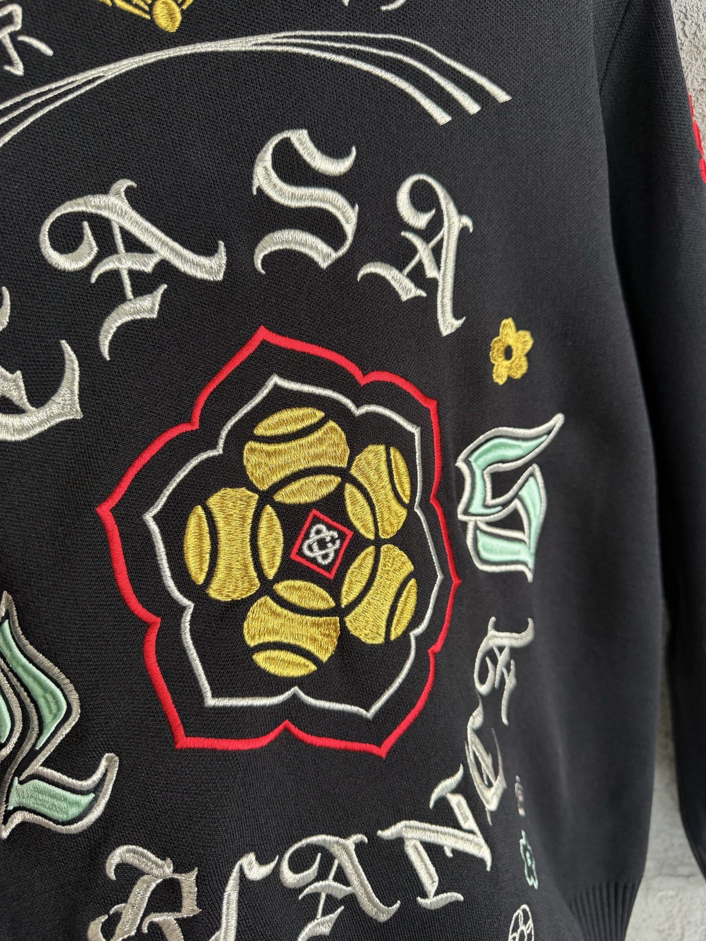 GRAPHIC EMBROIDERED ZIP-UP KNIT JACKET