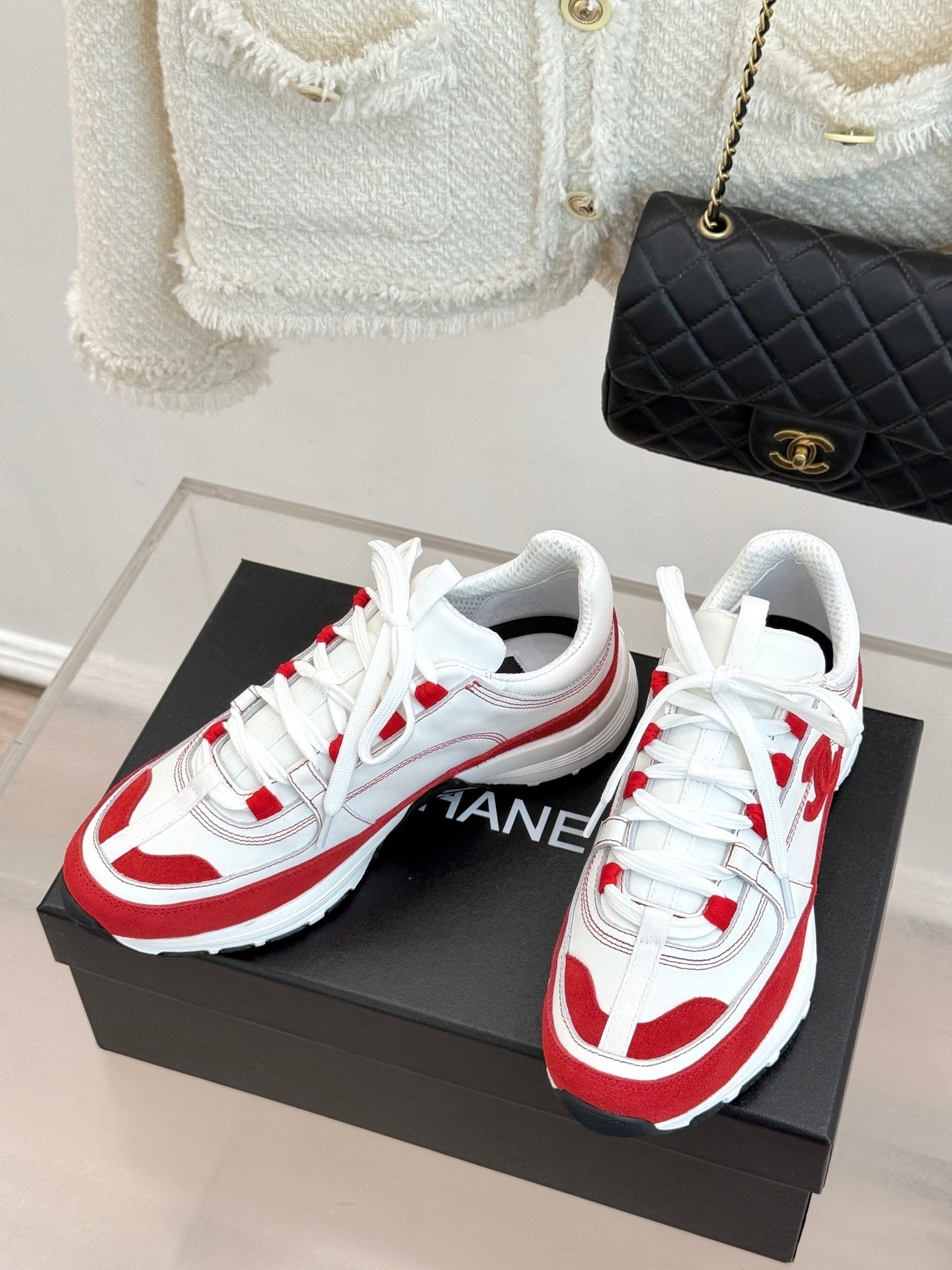 WHITE RED LOW-TOP SNEAKERS