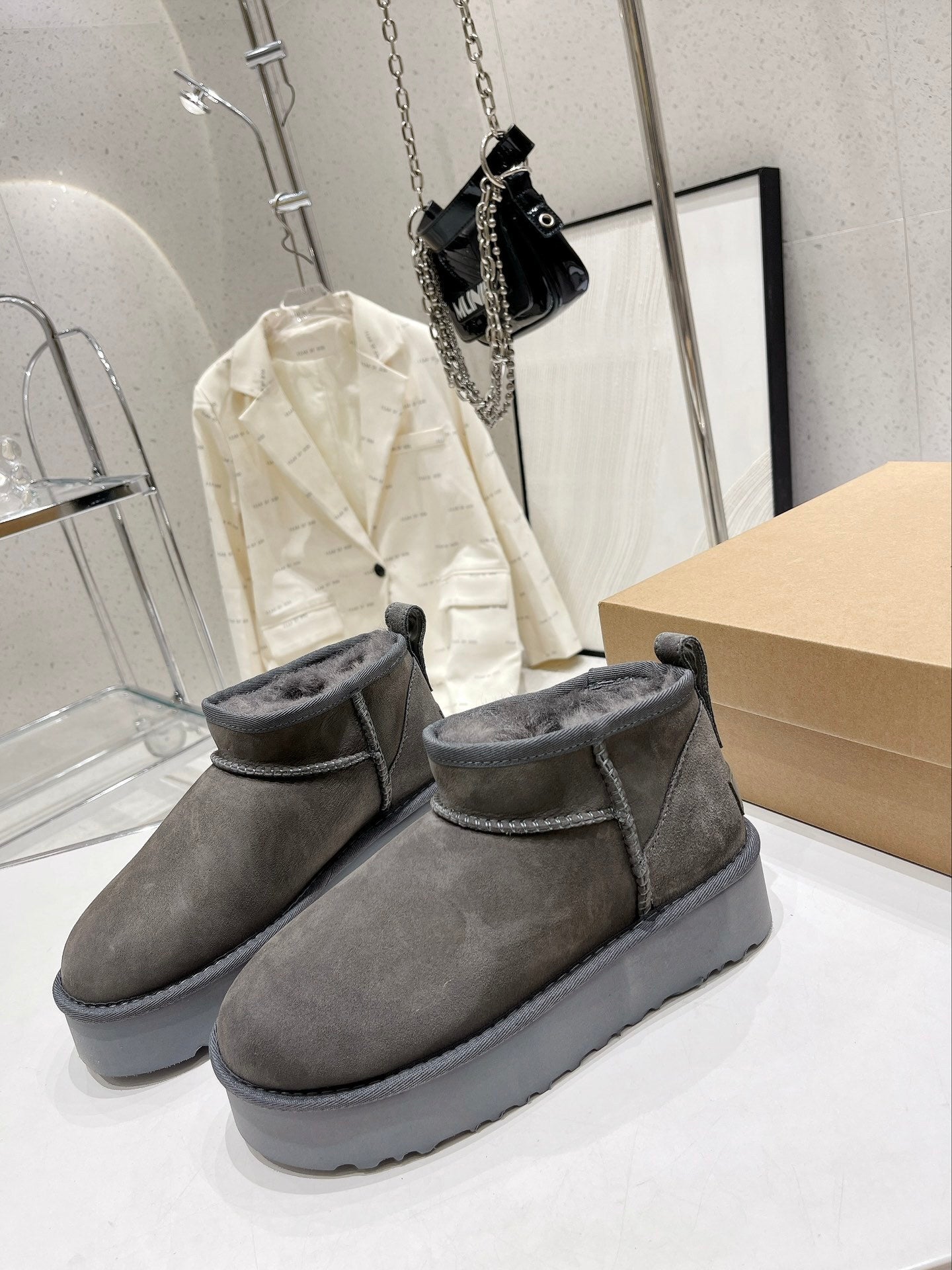 ELEVATED ANKLE SLIPPERS