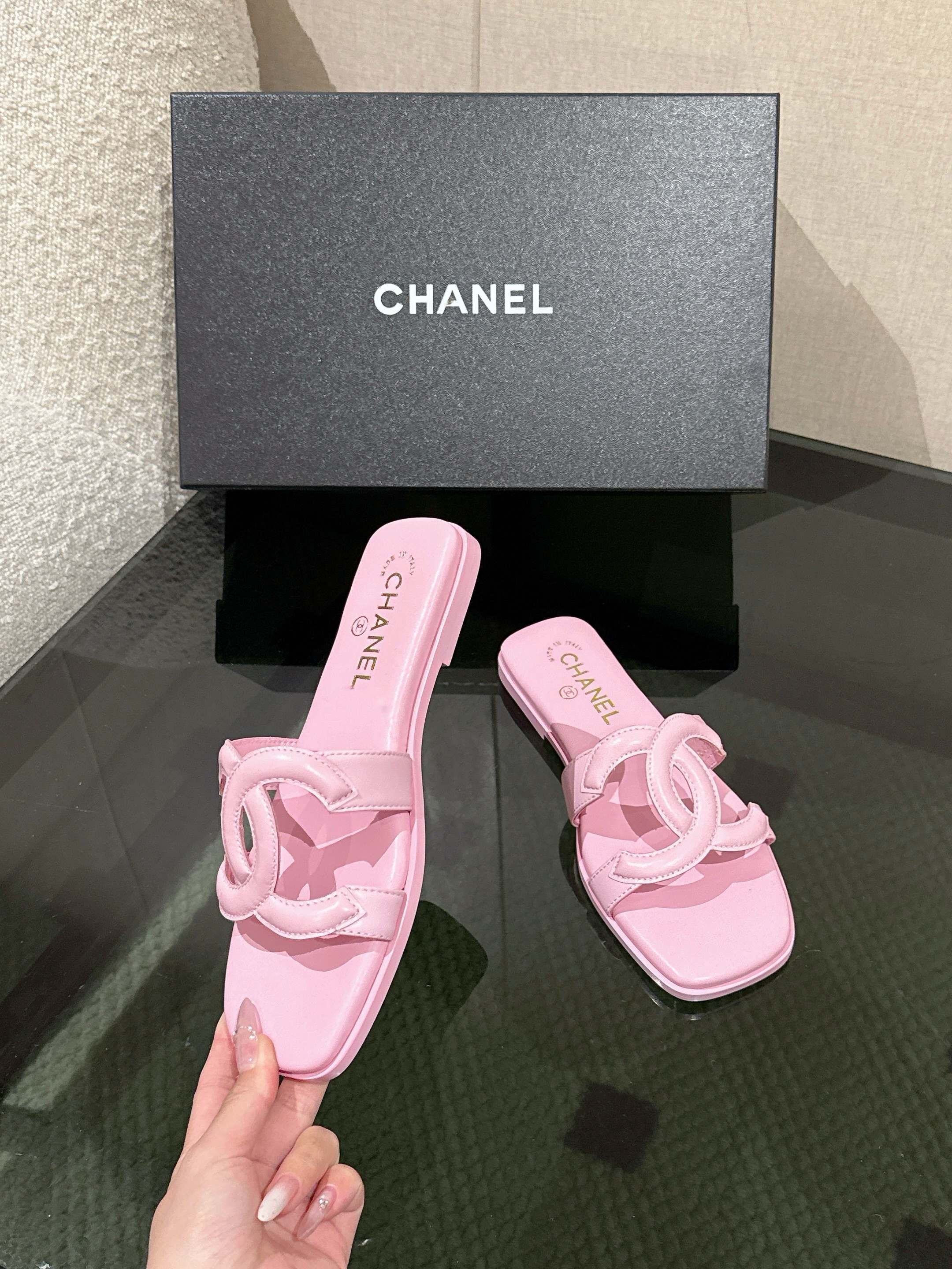 PINK MINIMALIST SLIDE SANDALS