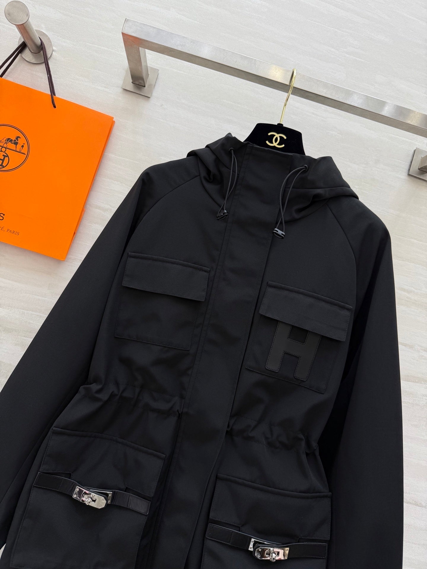 UTILITY HOODED JACKET WITH ADJUSTABLE WAIST