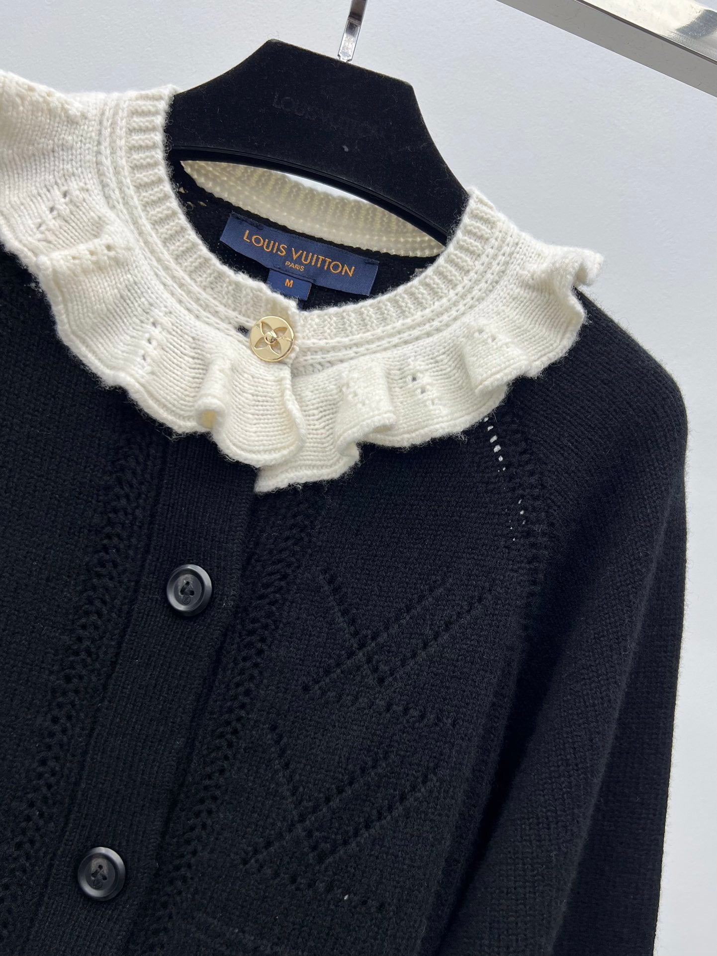 CROPPED KNIT CARDIGAN WITH RUFFLED COLLAR