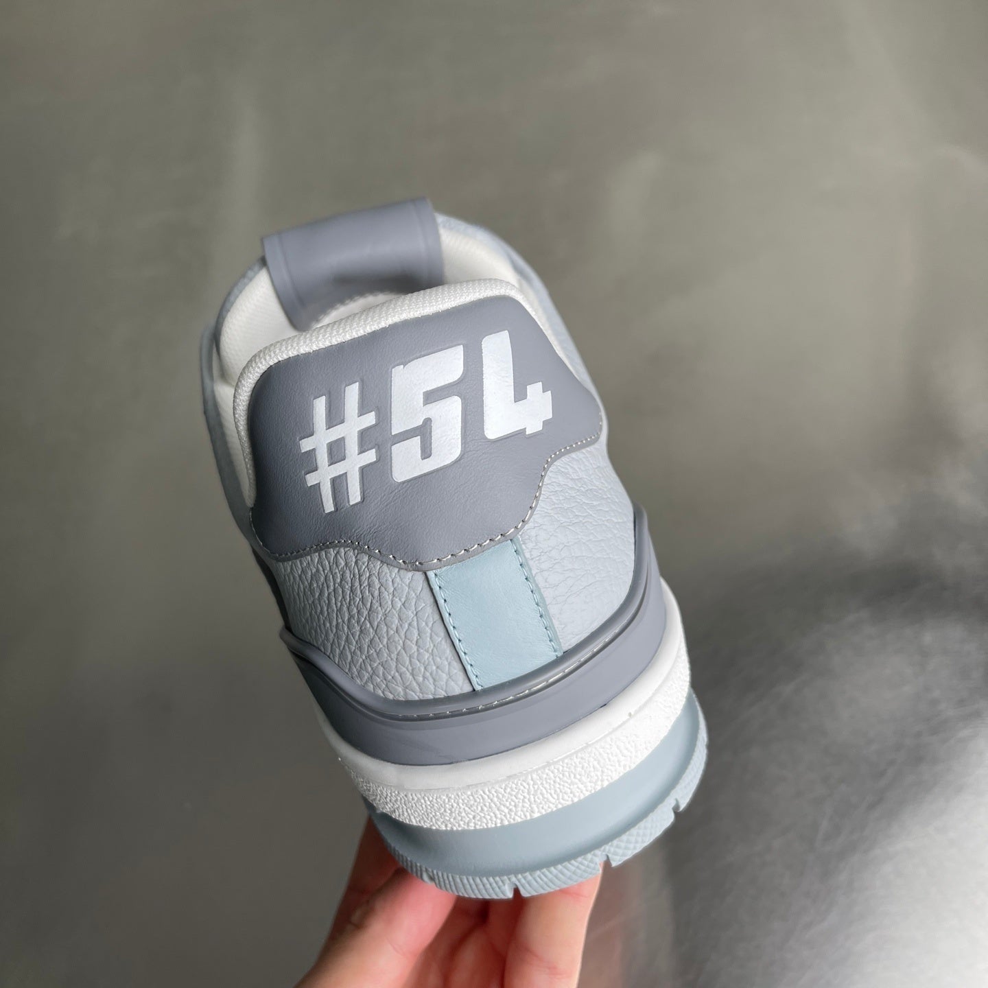 LIGHT BLUE LOW-TOP LEATHER SNEAKERS WITH CONTRAST PANELS