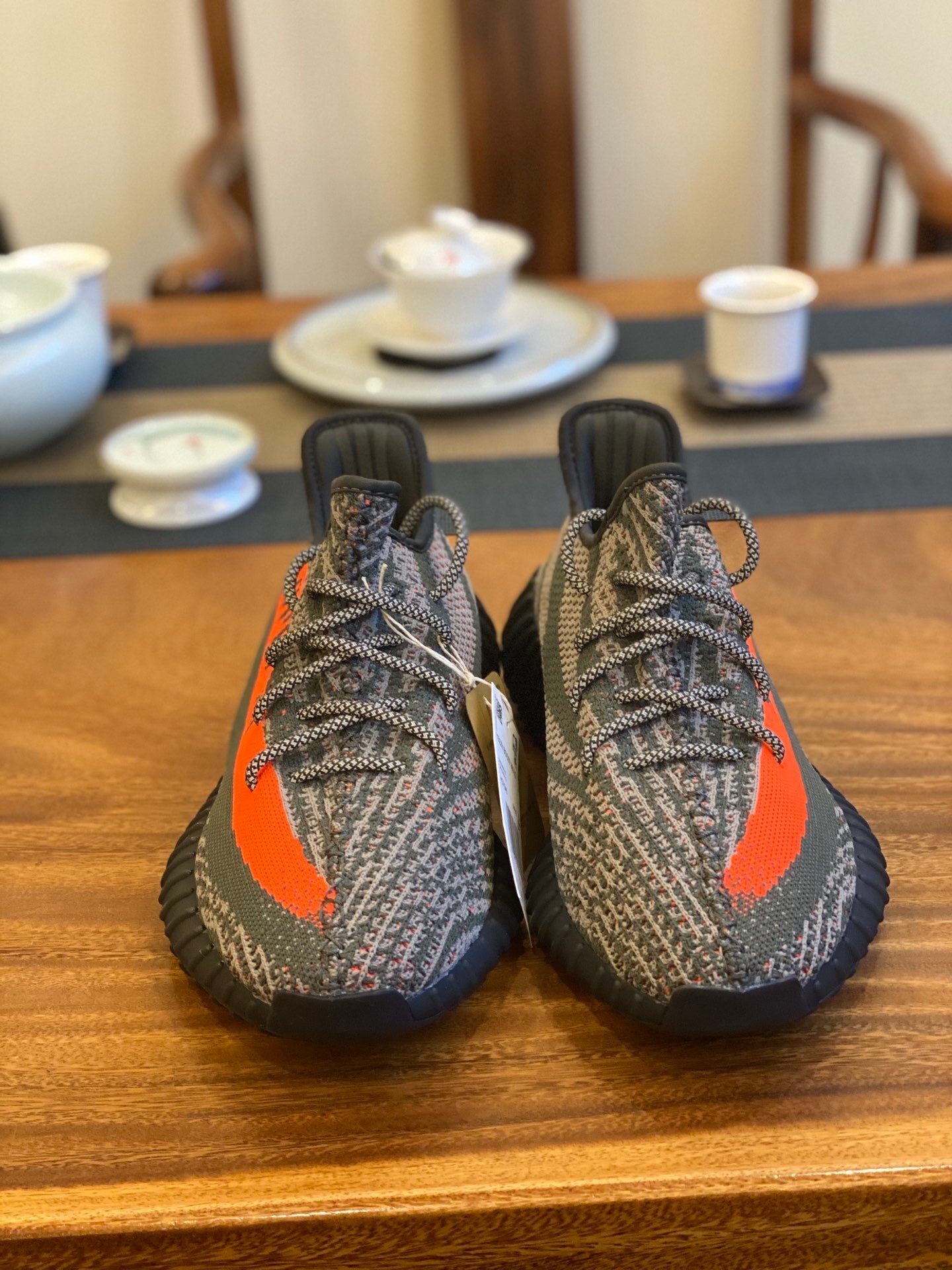 UNISEX BREATHABLE KNIT LOW-TOP SNEAKERS – GREY WITH ORANGE STRIPE