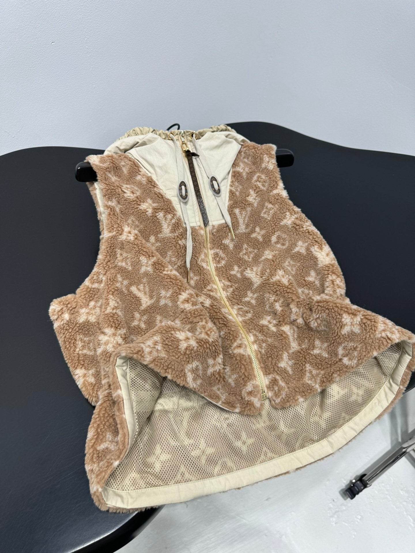 HOODED FAUX FUR ZIP VEST