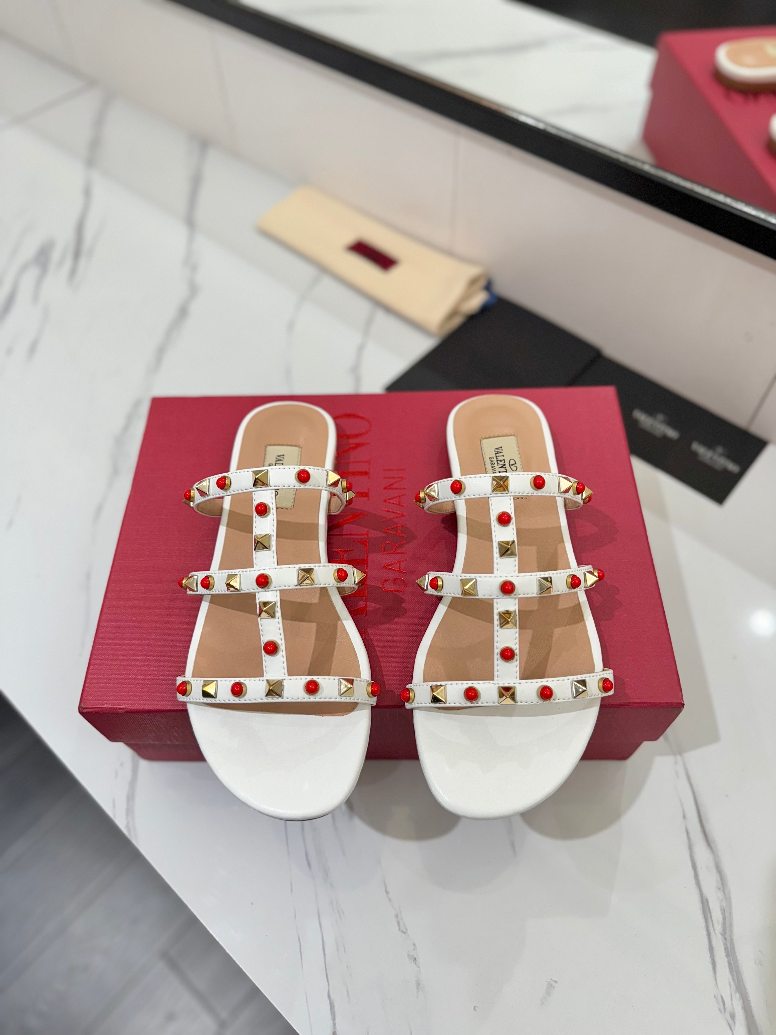 STUDDED STRAP FLAT SANDALS – WHITE WITH RED ACCENTS
