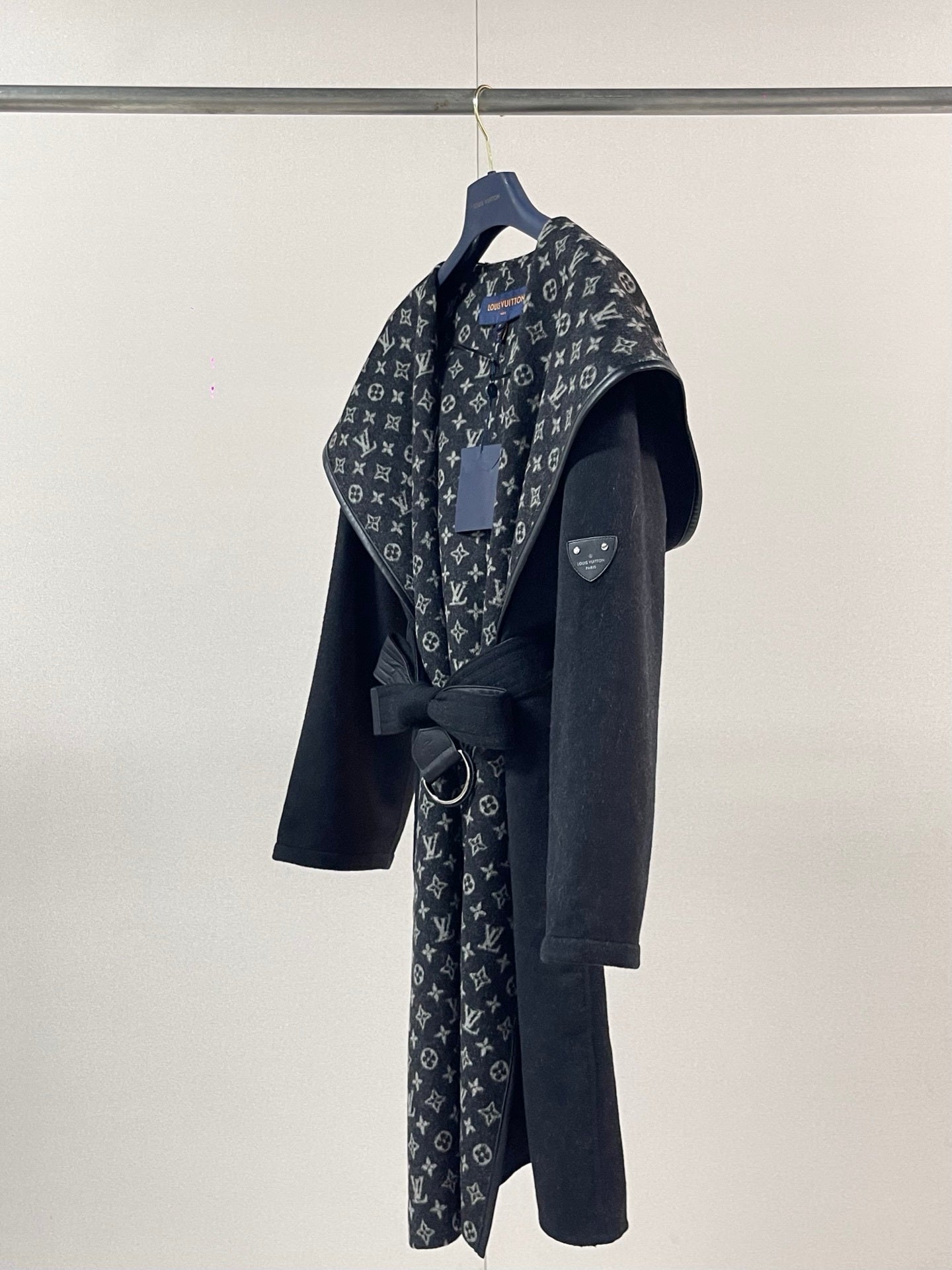 BELTED PATTERNED HOODED COAT