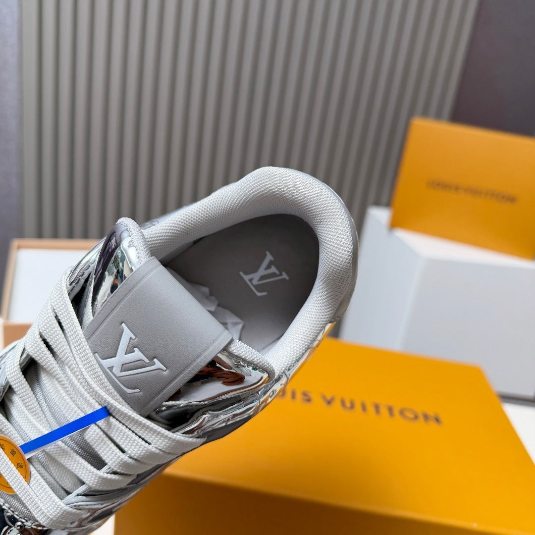 SILVER MIRROR-FINISH LOW-TOP SNEAKERS