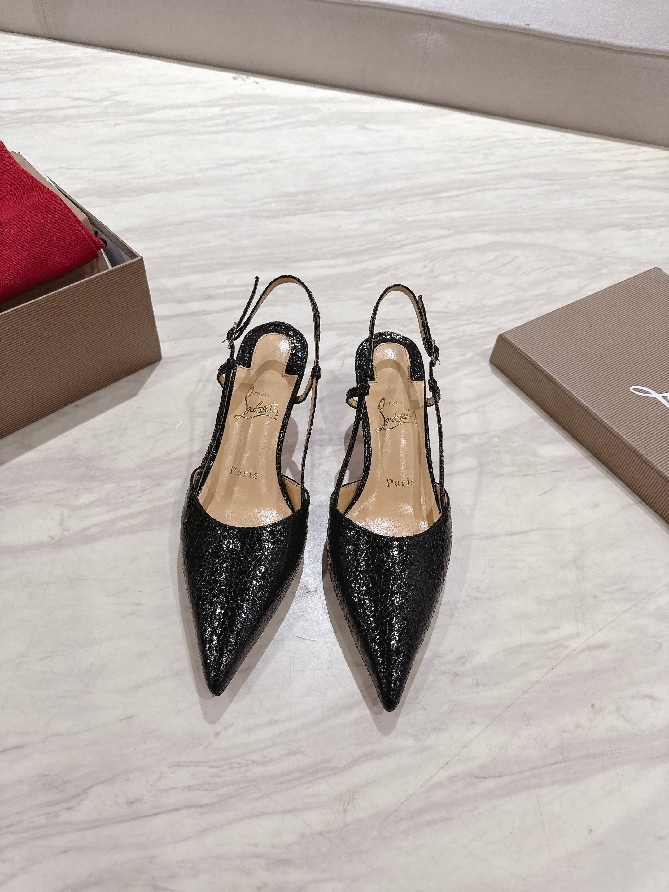 BLACK TEXTURED LEATHER POINTED-TOE SLINGBACK KITTEN HEELS