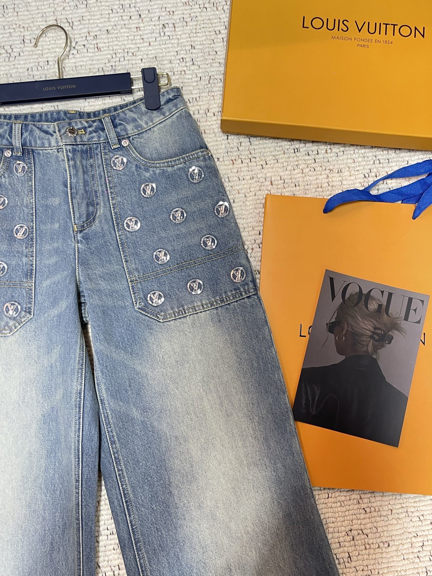 EMBELLISHED LOGO STRAIGHT LEG DENIM JEANS