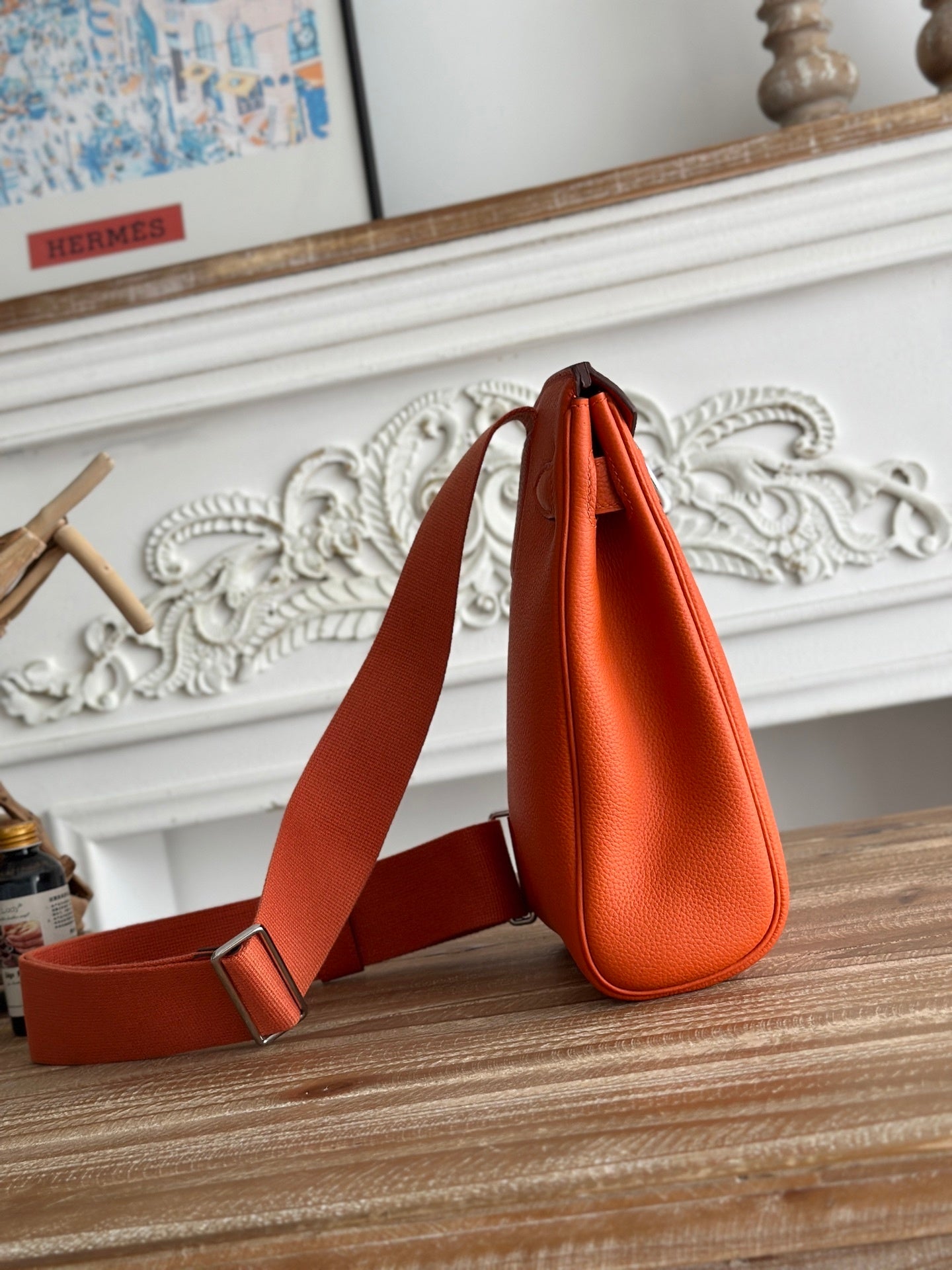 ORANGE TEXTURED LEATHER LOCK CROSSBODY BAG