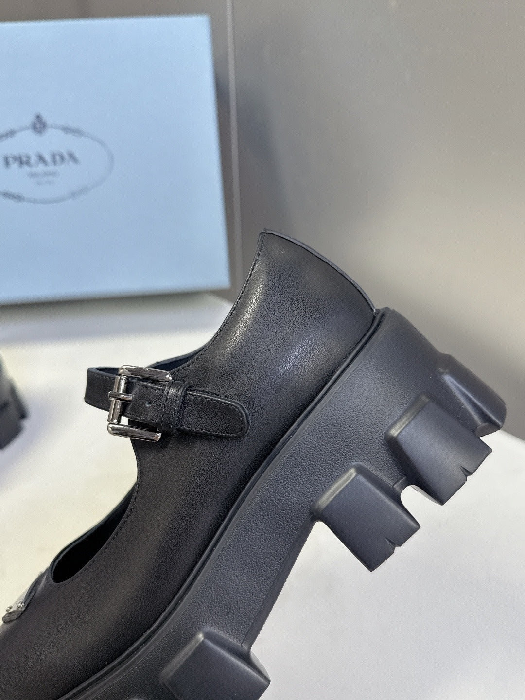 PLATEAU-MARY-Jane-SCHUHE MIT SCHNALLENRIEMEN