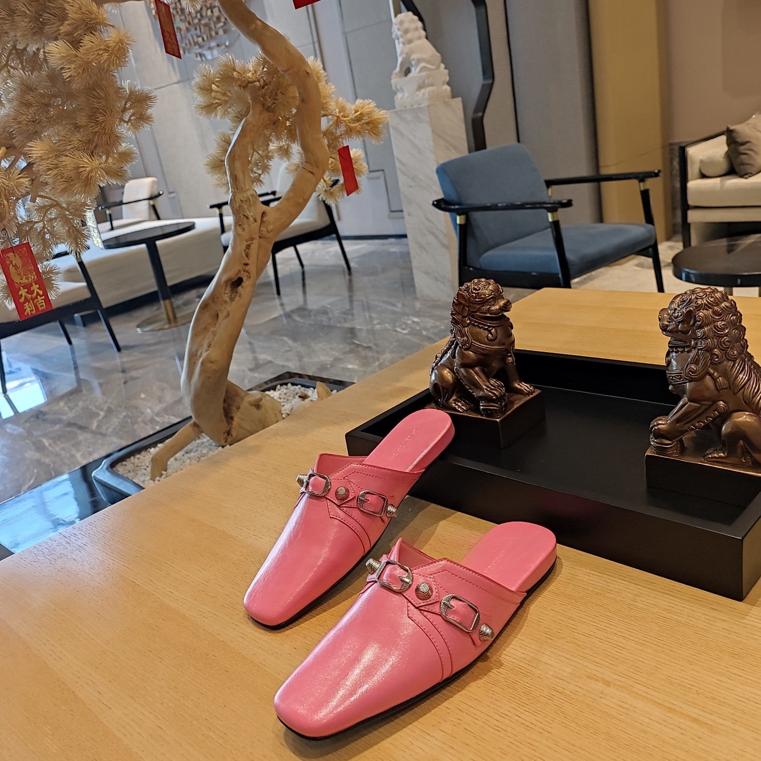PINK BUCKLE DETAIL FLAT MULES