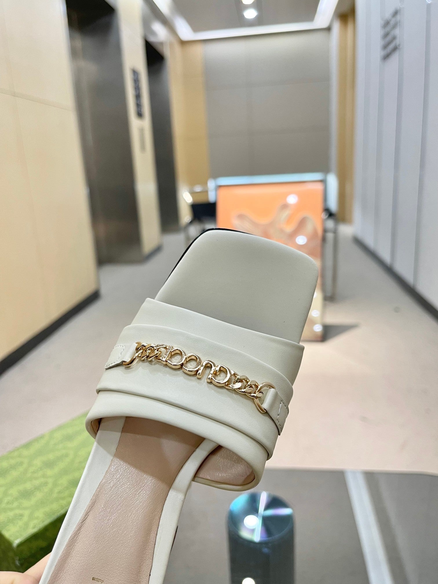 IVORY CHAIN DETAIL BLOCK HEEL MULES