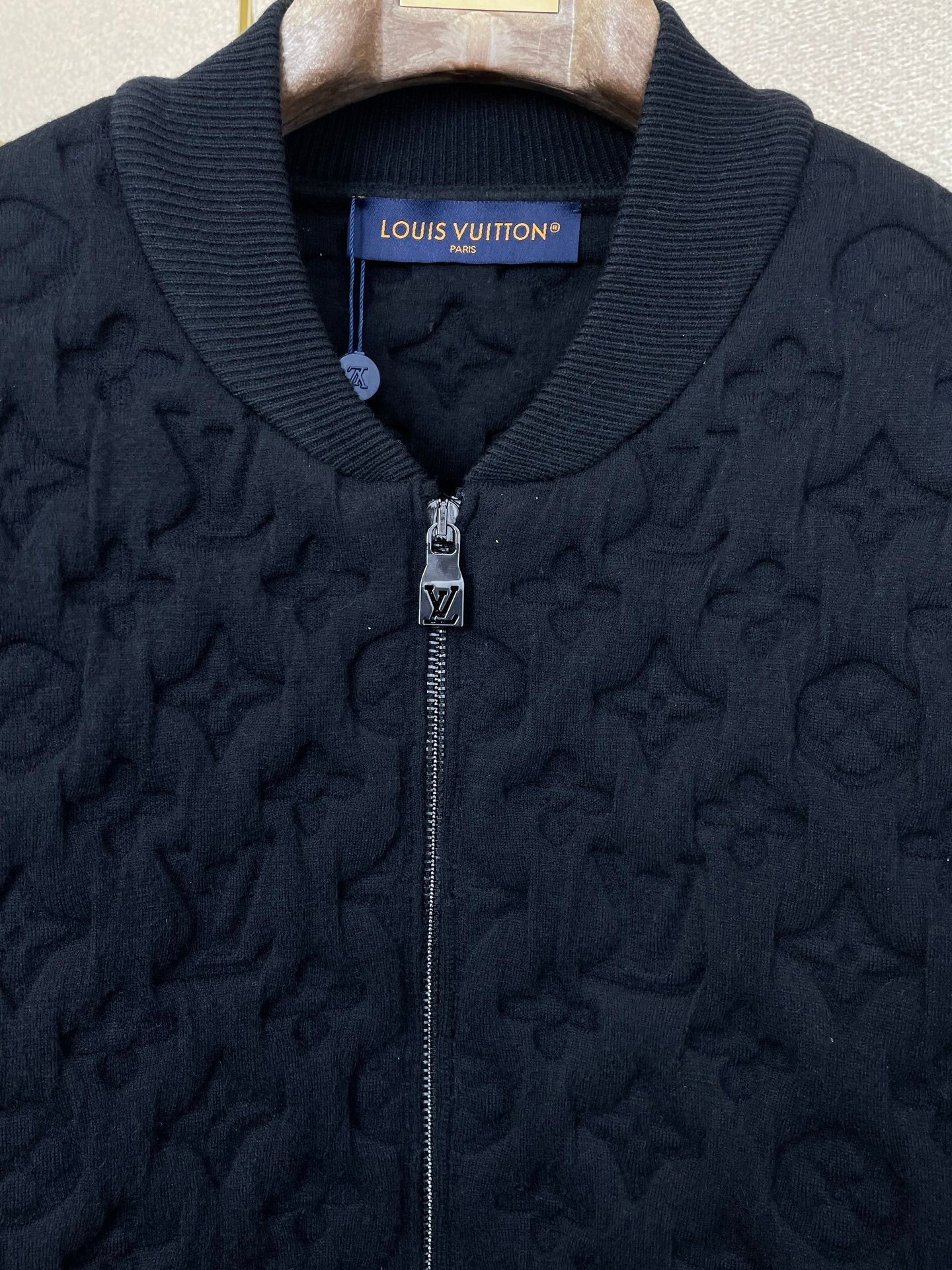 TEXTURED ZIP-UP BOMBER JACKET