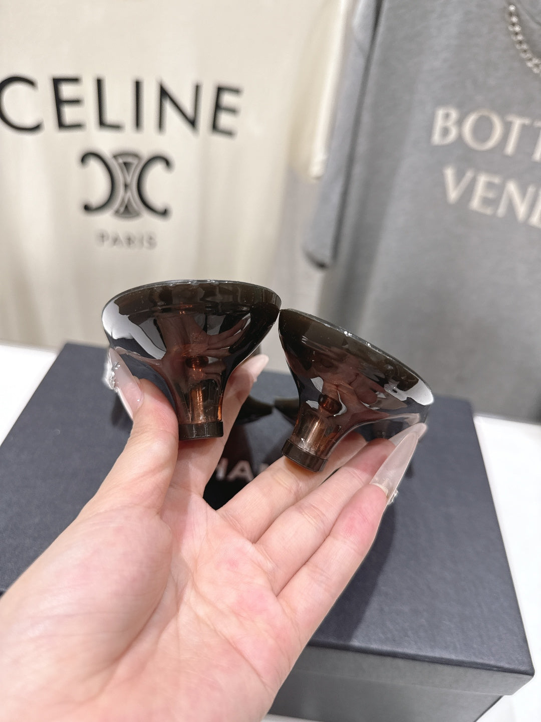 SMOKED BROWN CLEAR HEEL SANDALS