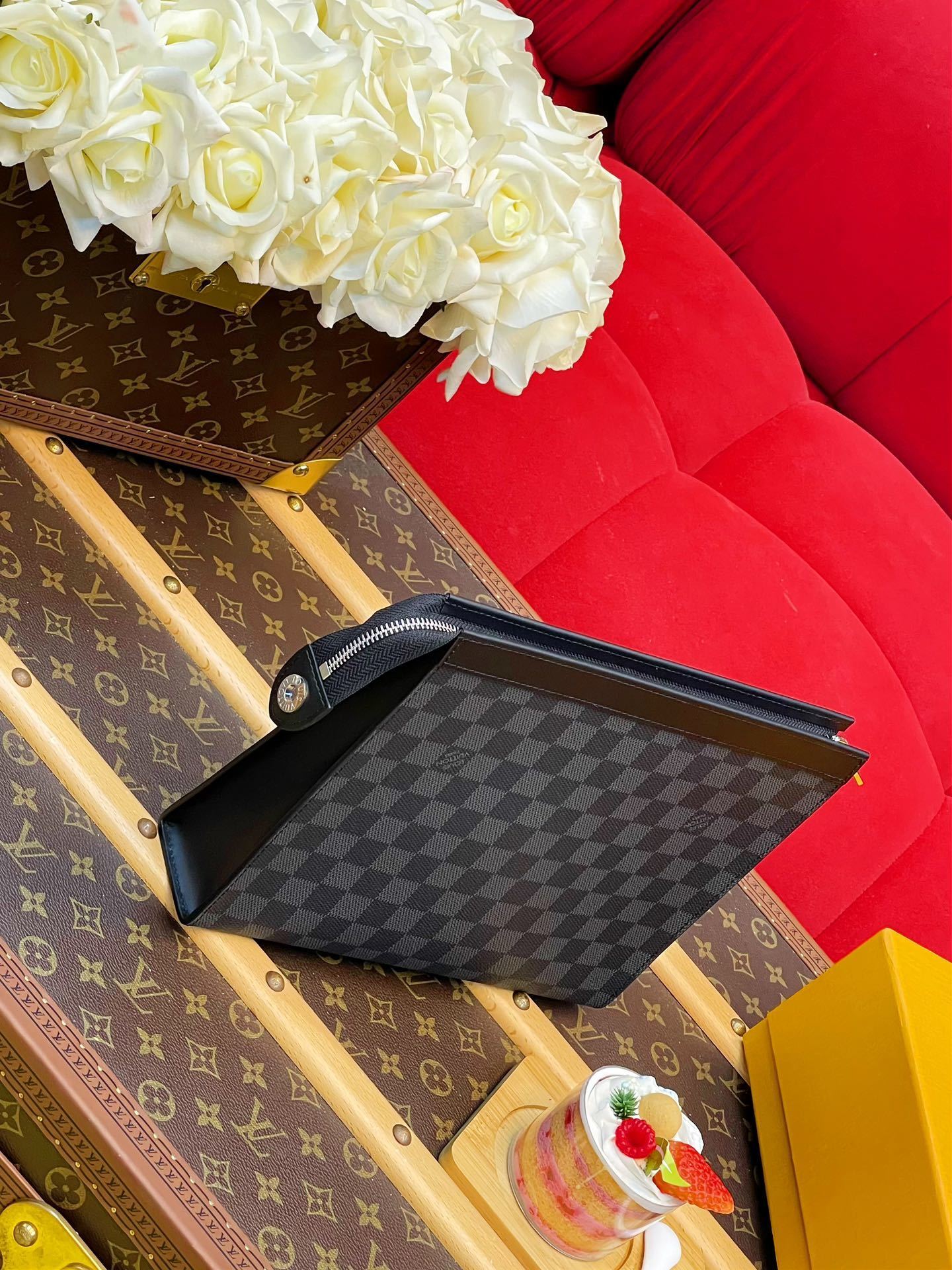 DAMIER CHECK ZIP POUCH CLUTCH