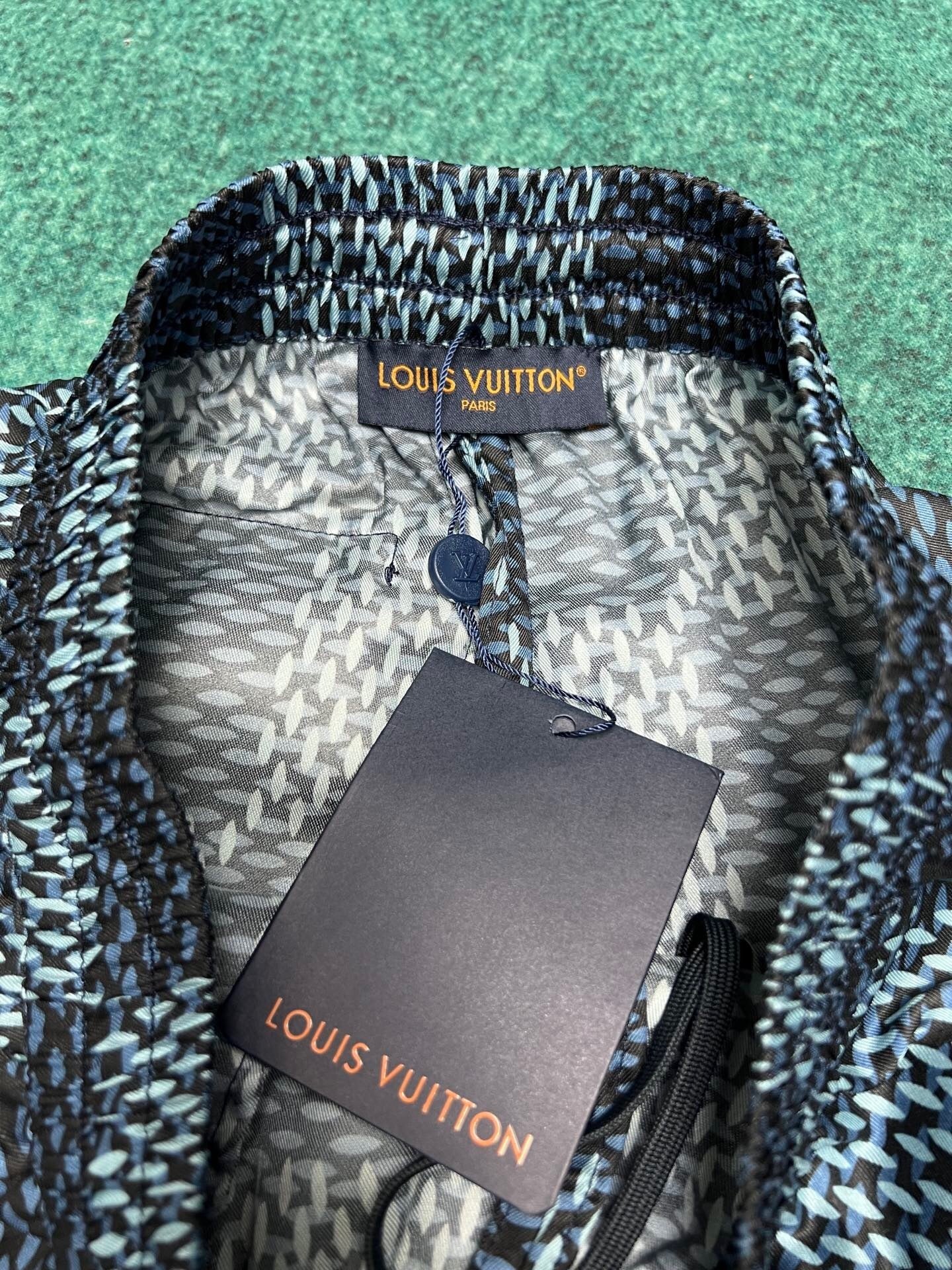 CHECKERED DRAWSTRING SHORTS