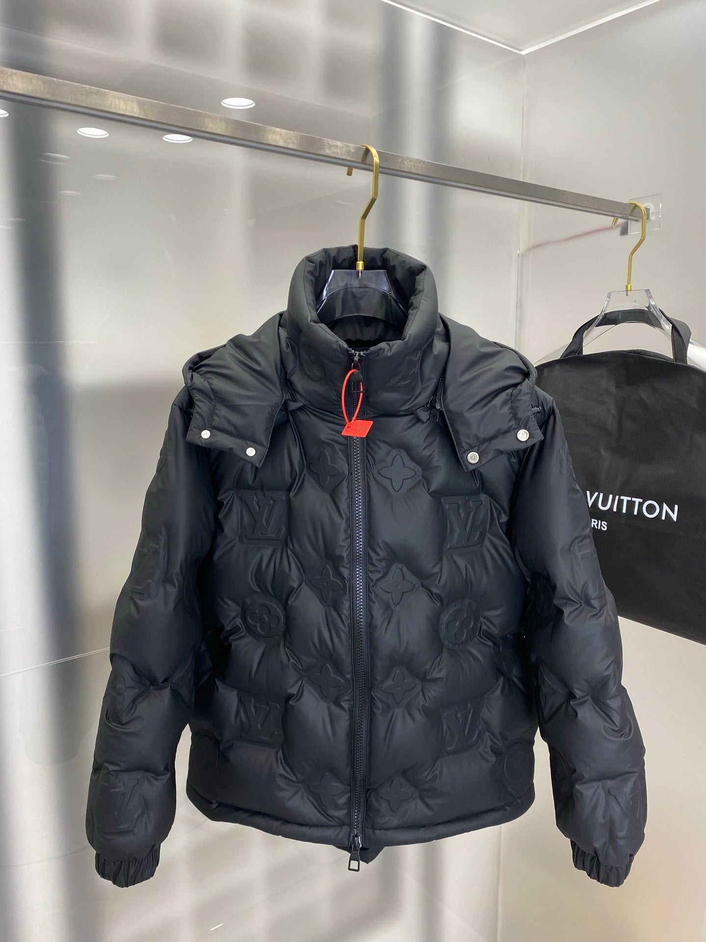 EMBOSSED PUFFER JACKET