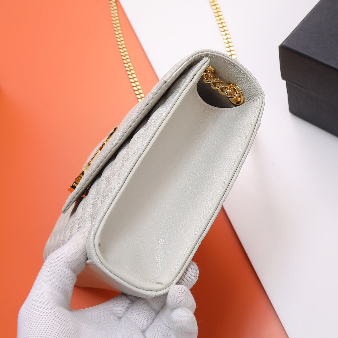 QUILTED ENVELOPE CHAIN BAG