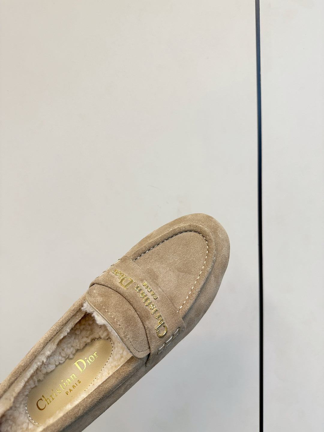 MEN’S BEIGE SUEDE FUR-LINED LOAFERS