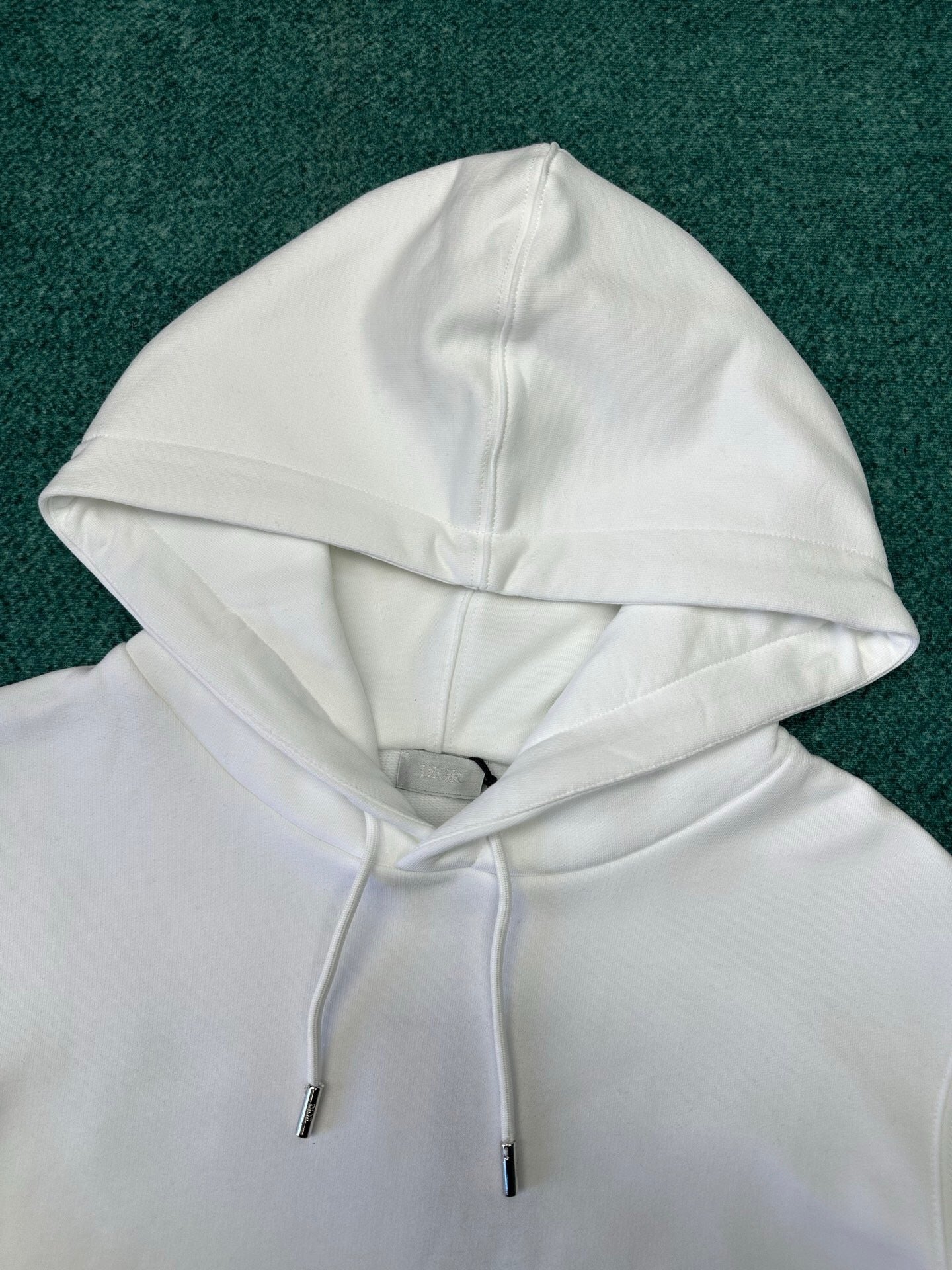 MINIMAL EMBROIDERED HOODIE