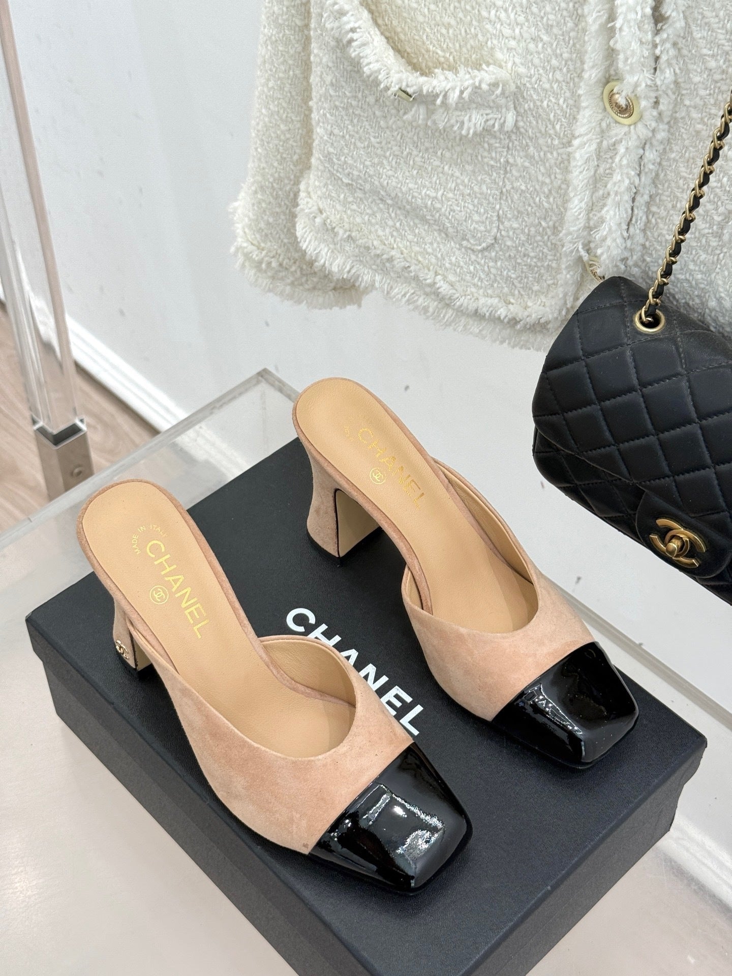 BEIGE SUEDE & BLACK PATENT CAP-TOE MULE HEELS
