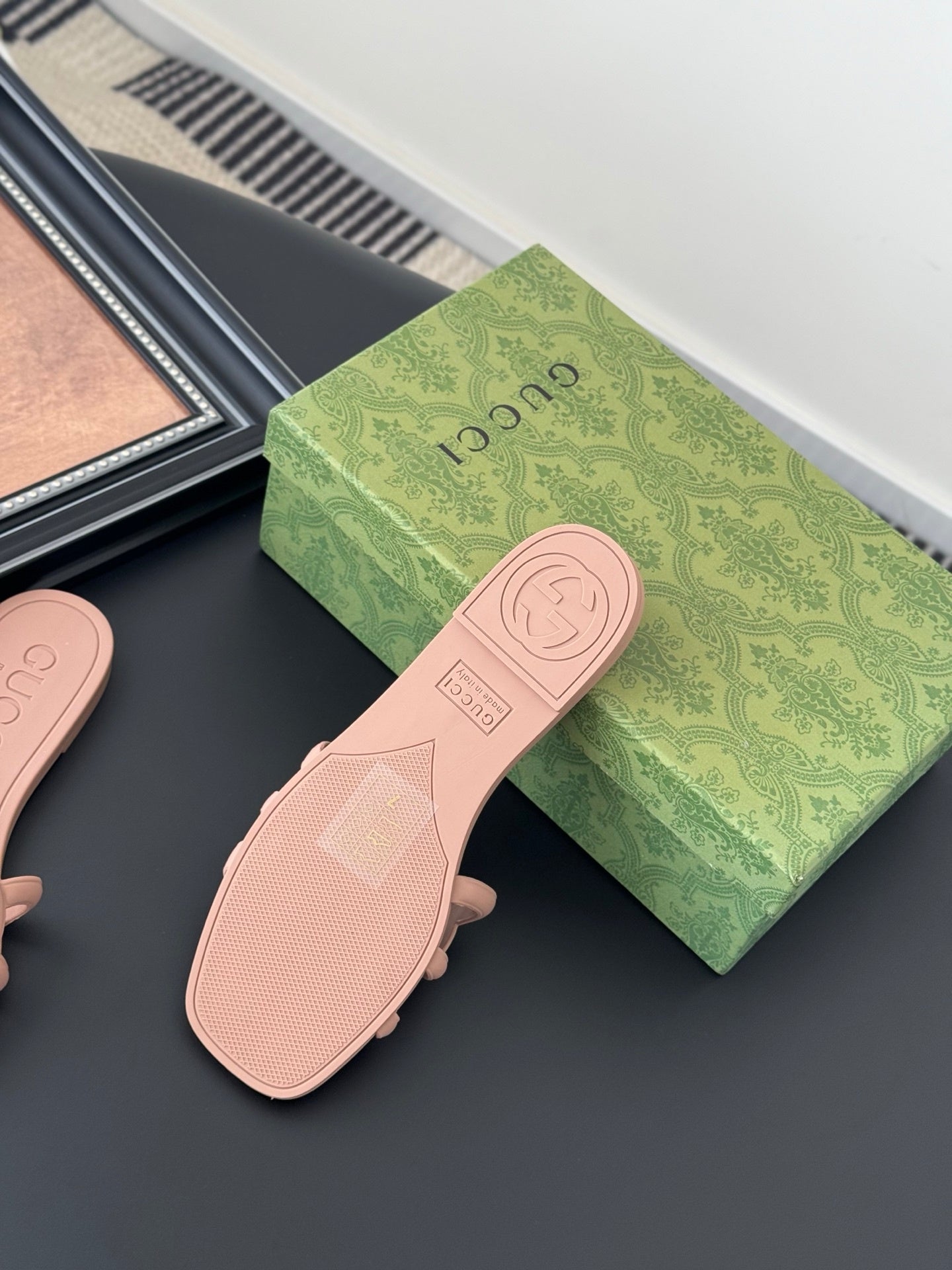 BLUSH PINK LOGO DETAIL FLAT SLIDES