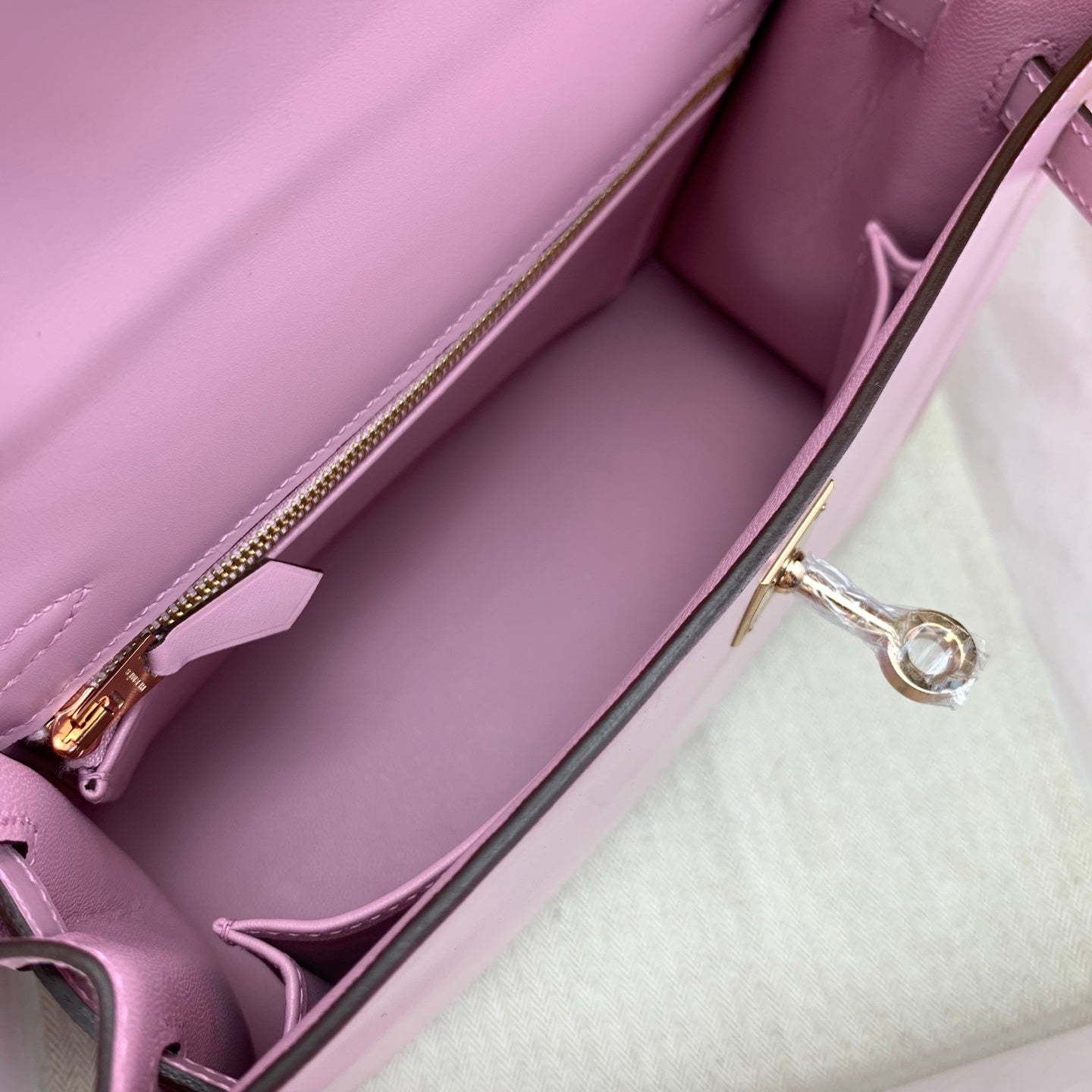 LUXURY BLUSH PINK LEATHER TOP HANDLE MINI HANDBAG WITH GOLD HARDWARE