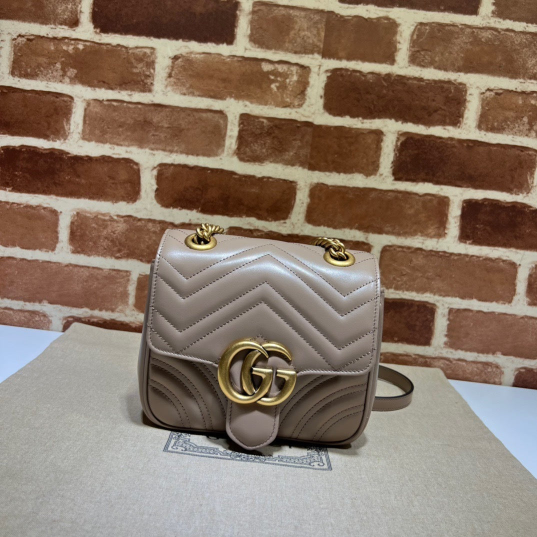 ELEGANT QUILTED MINI SHOULDER BAG