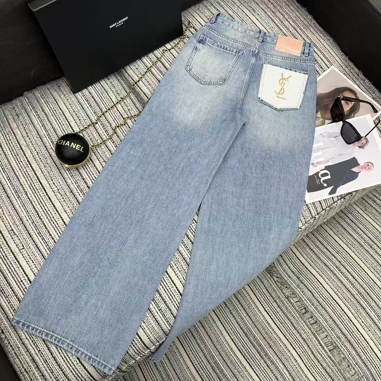 HIGH-WAIST STRAIGHT LEG DENIM JEANS