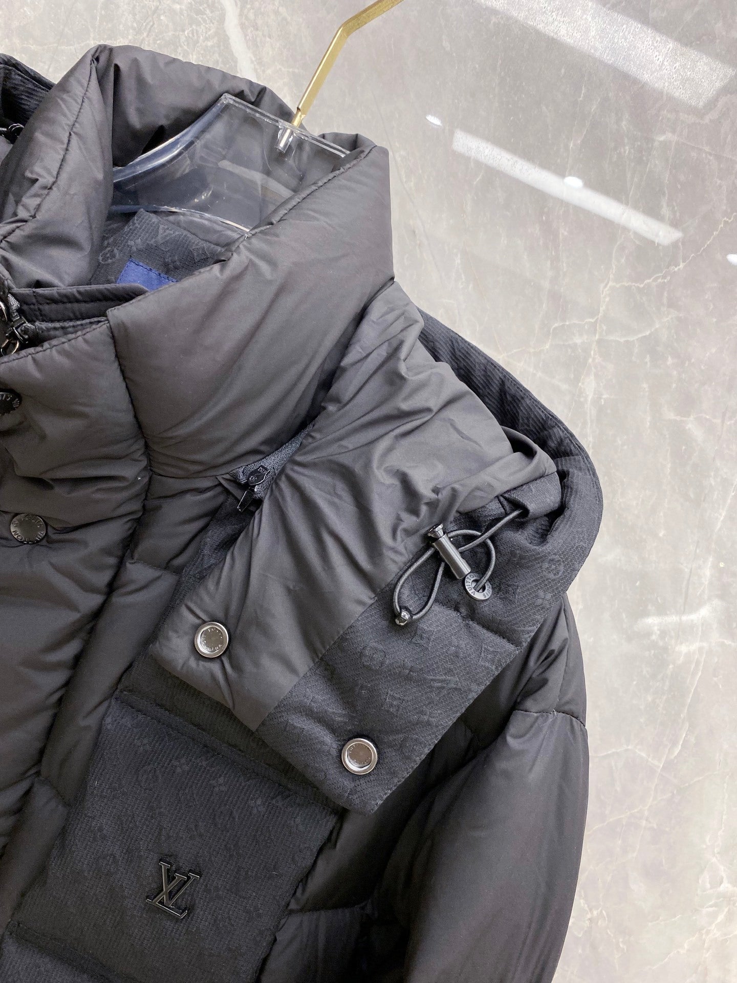 BLACK PADDED PUFFER JACKET WITH HOODED COLLAR