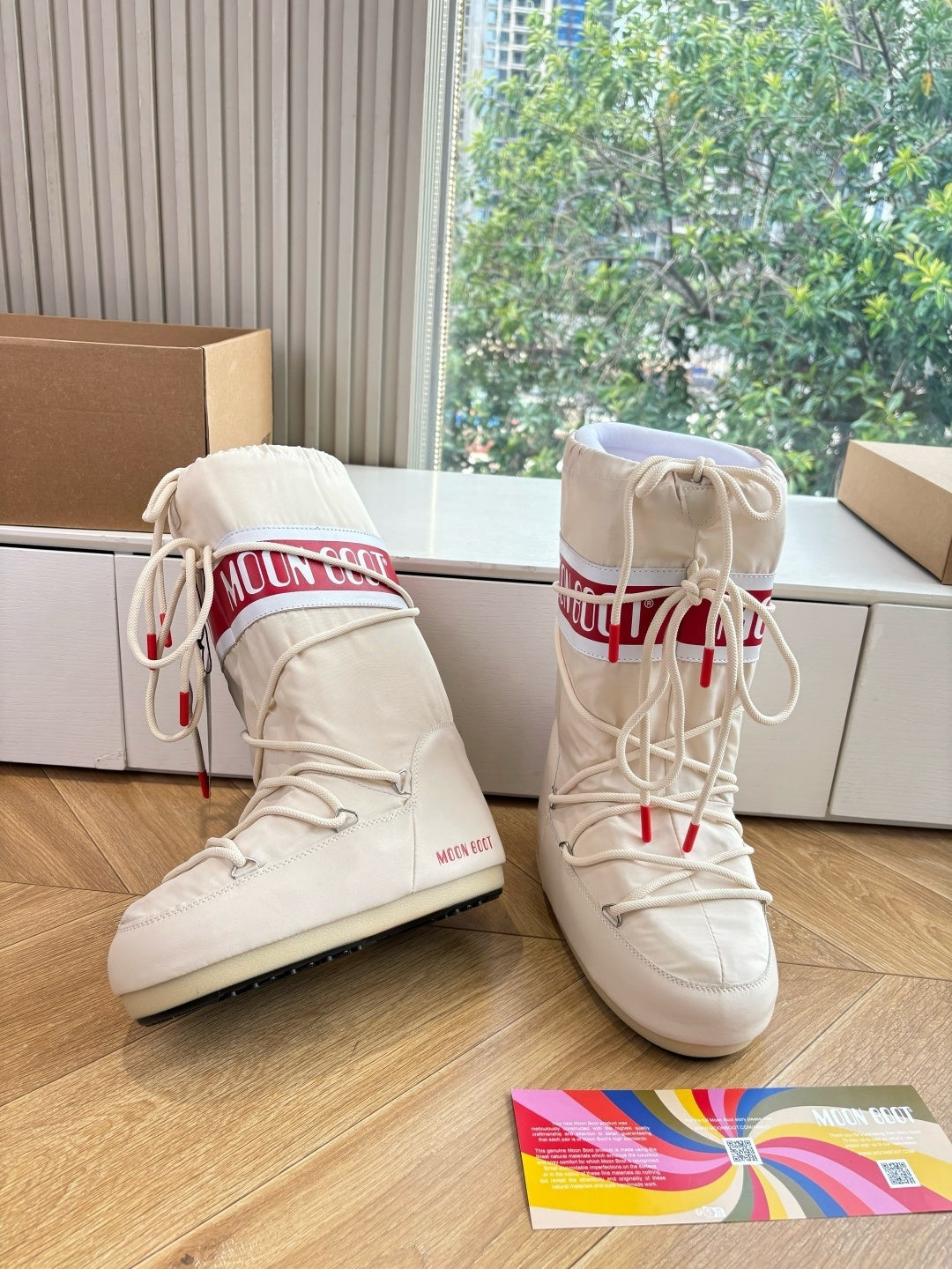 INSULATED LACE-UP WINTER BOOTS