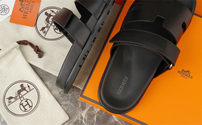 BLACK DOUBLE-STRAP H-CUT LEATHER SLIDE SANDALS