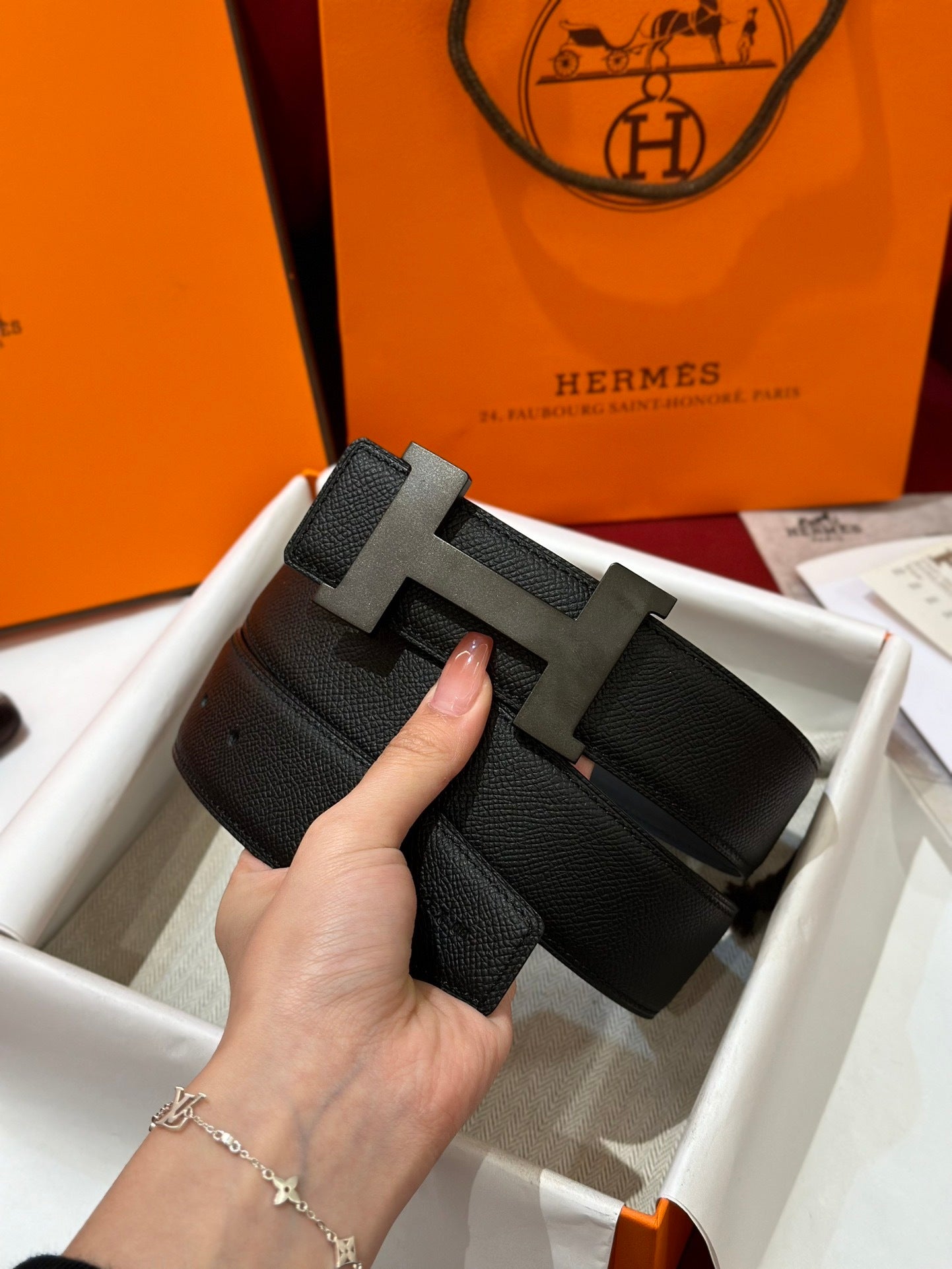 CLASSIC LEATHER BELT – MATTE BUCKLE EDITION
