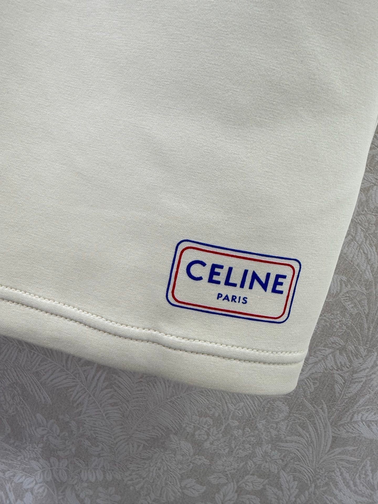 CREAM TWO-PIECE LOUNGE SET – T-SHIRT & SHORTS