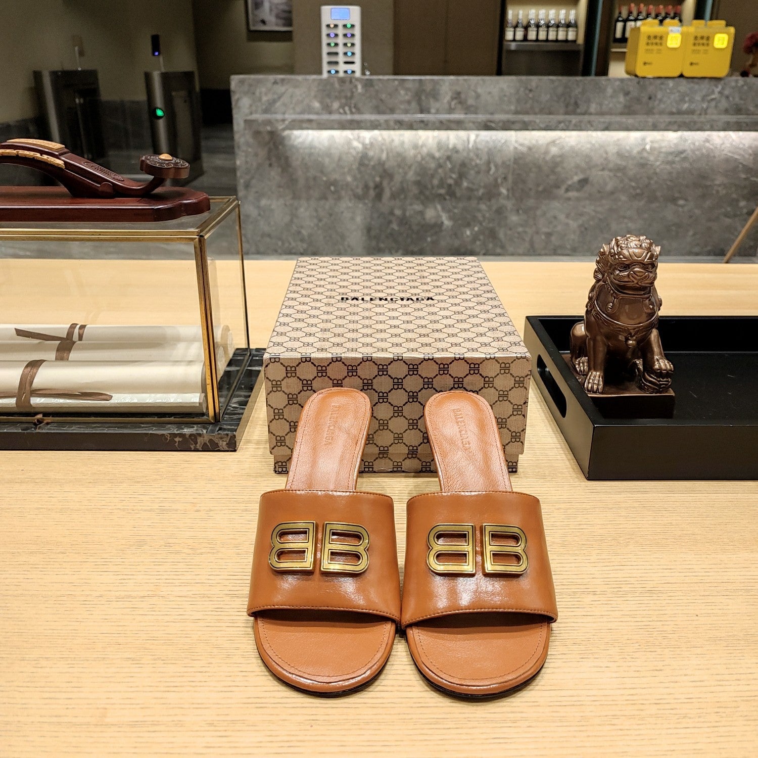 BROWN LOGO LOW HEEL MULE SANDALS