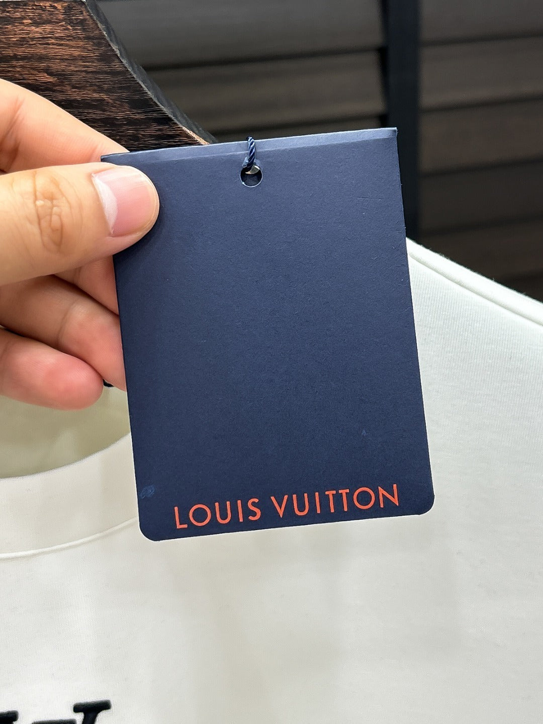 MINIMAL BESTICKTES KURZARM-T-SHIRT