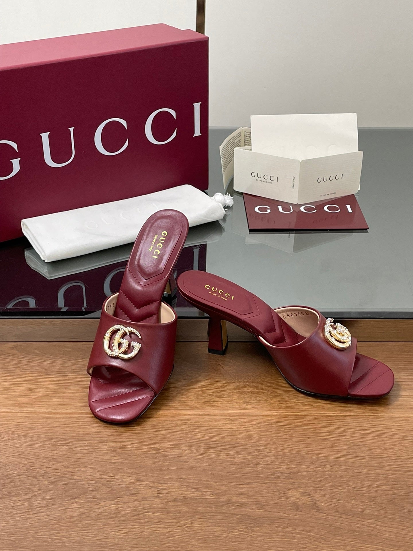 BURGUNDY BLOCK HEEL SLIDES