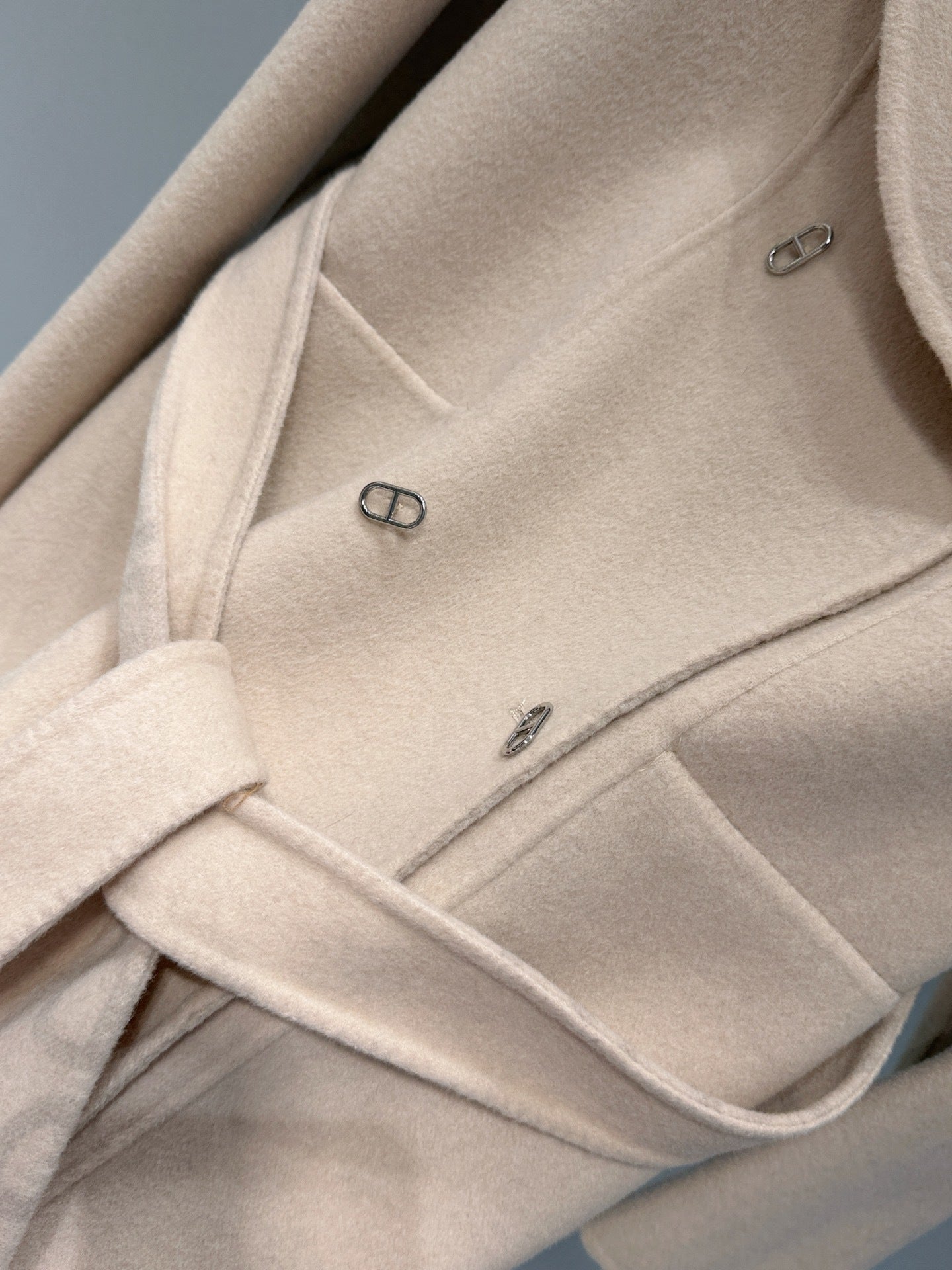 SOFT TAILORED COAT WITH SHAWL COLLAR AND WAIST TIE