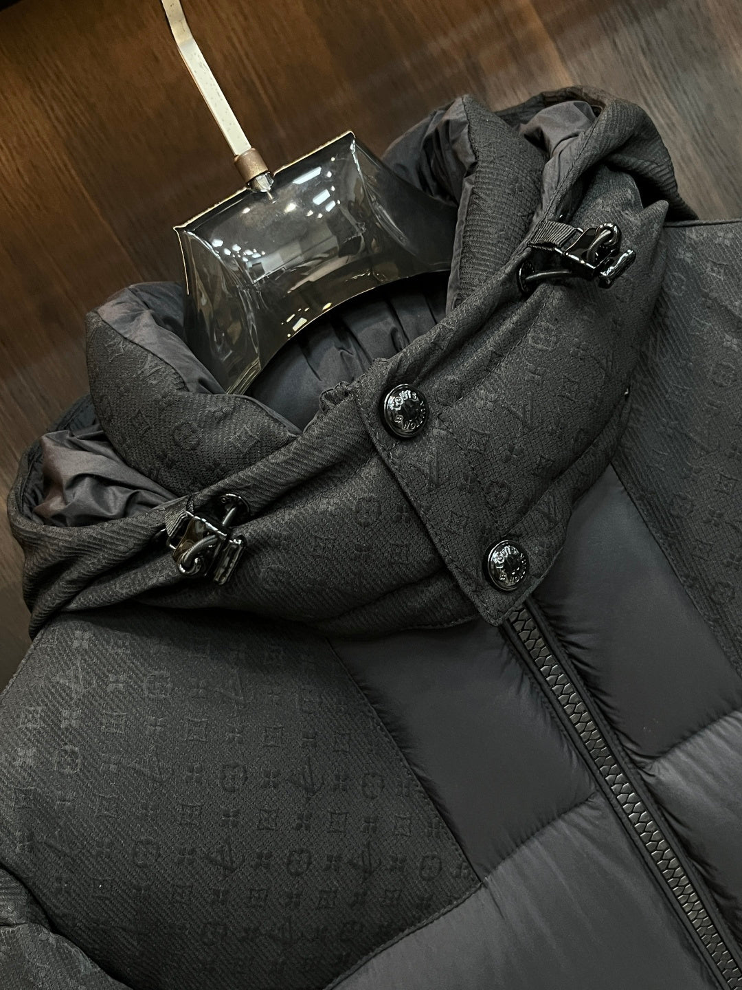 BLACK PADDED PUFFER JACKET WITH HIGH COLLAR