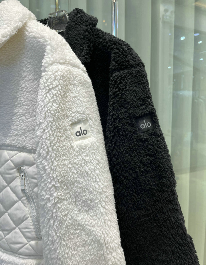 CHAQUETA DE PELUCHE CORTA CON PANELES ACOLCHADOS