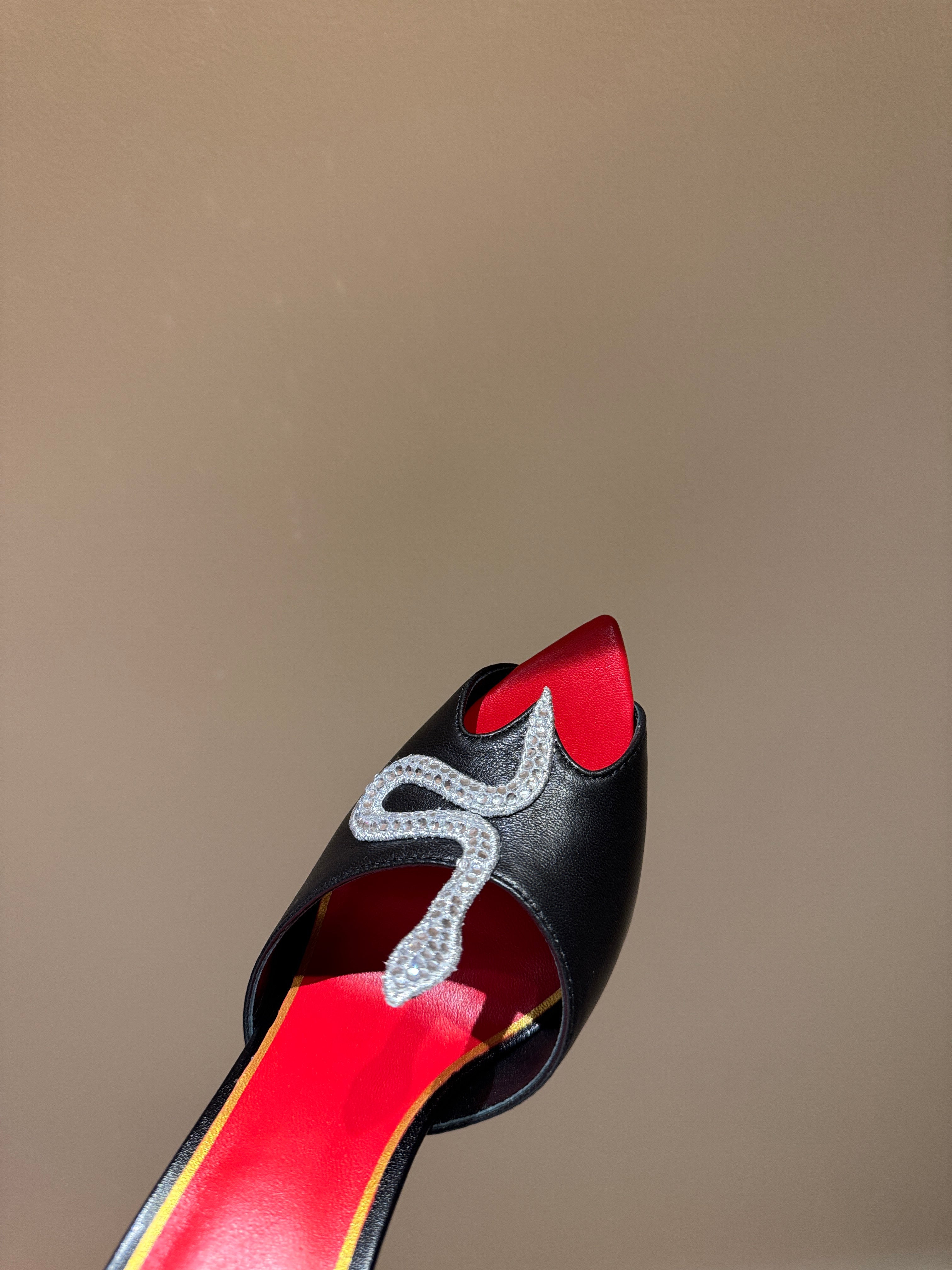 EMBELLISHED POINTED MULE HEELS – BLACK & RED
