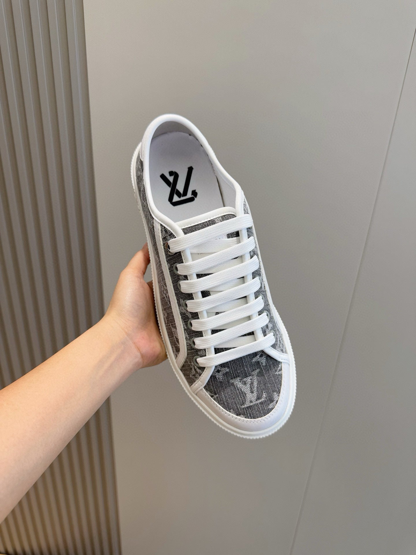 GREY MONOGRAM LOW-TOP SNEAKERS