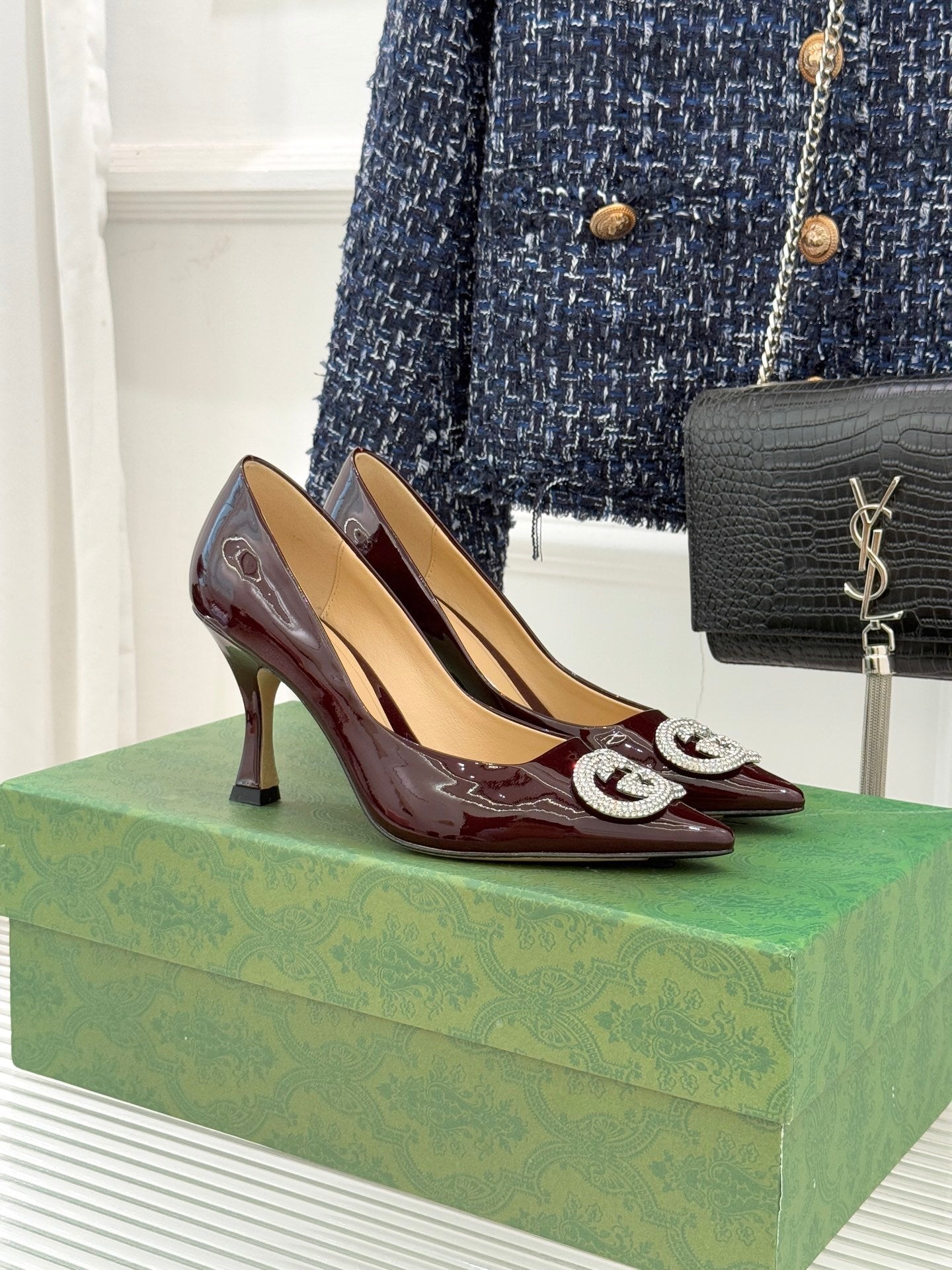 PATENT LEATHER CRYSTAL LOGO POINTED-TOE PUMPS