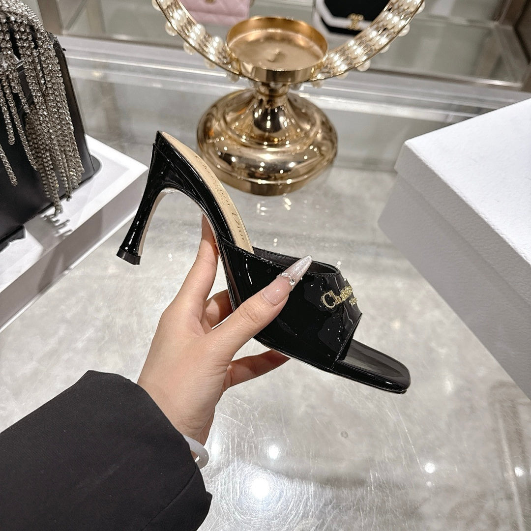 BLACK PATENT SQUARE-TOE MULE HEELS