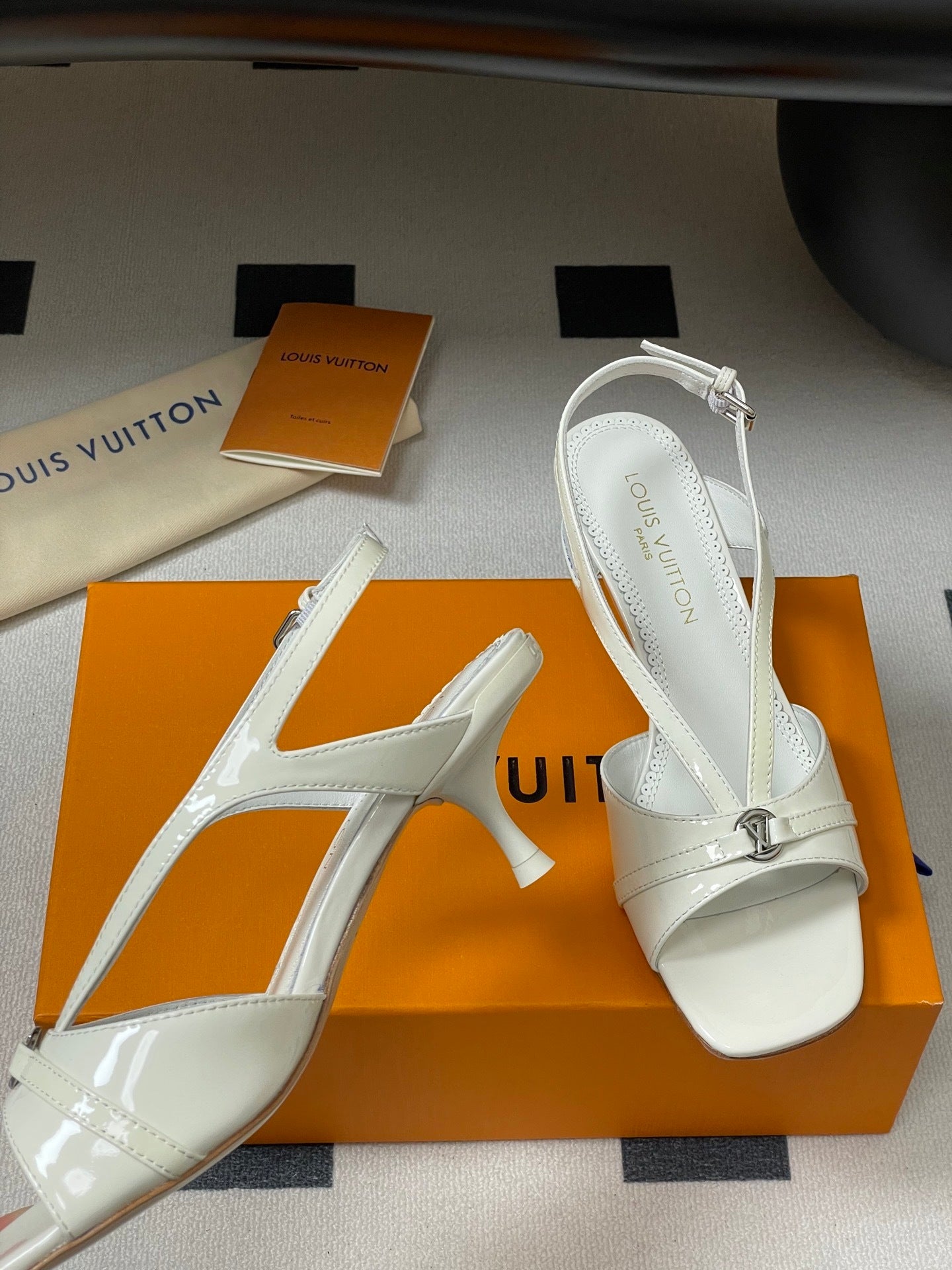 PATENT STRAP SLINGBACK SANDALS – IVORY