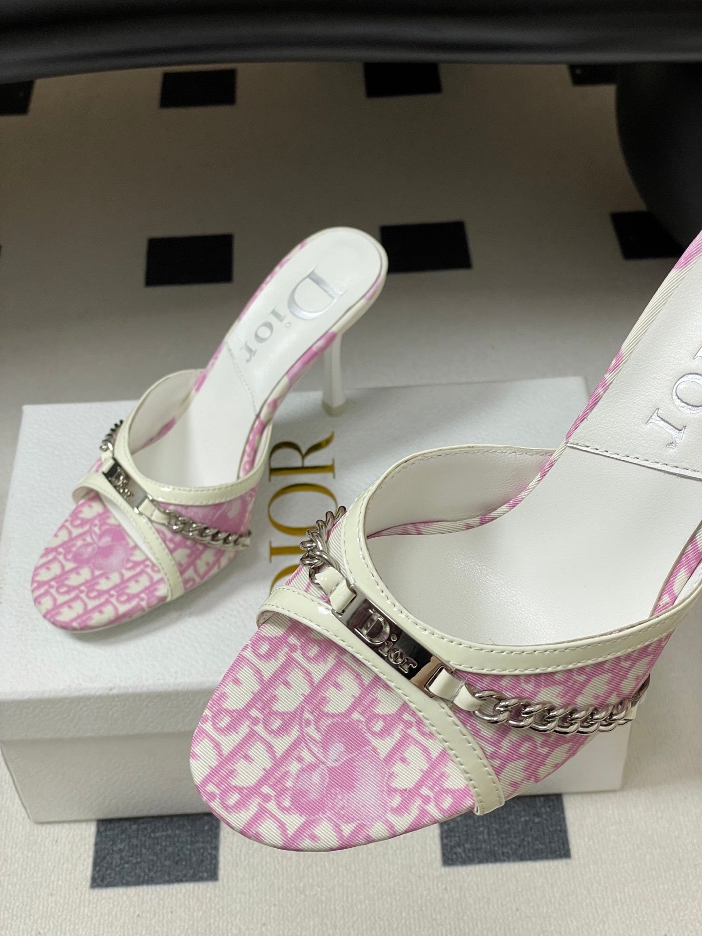 CHAIN DETAIL LOGO PRINT HEELED MULES