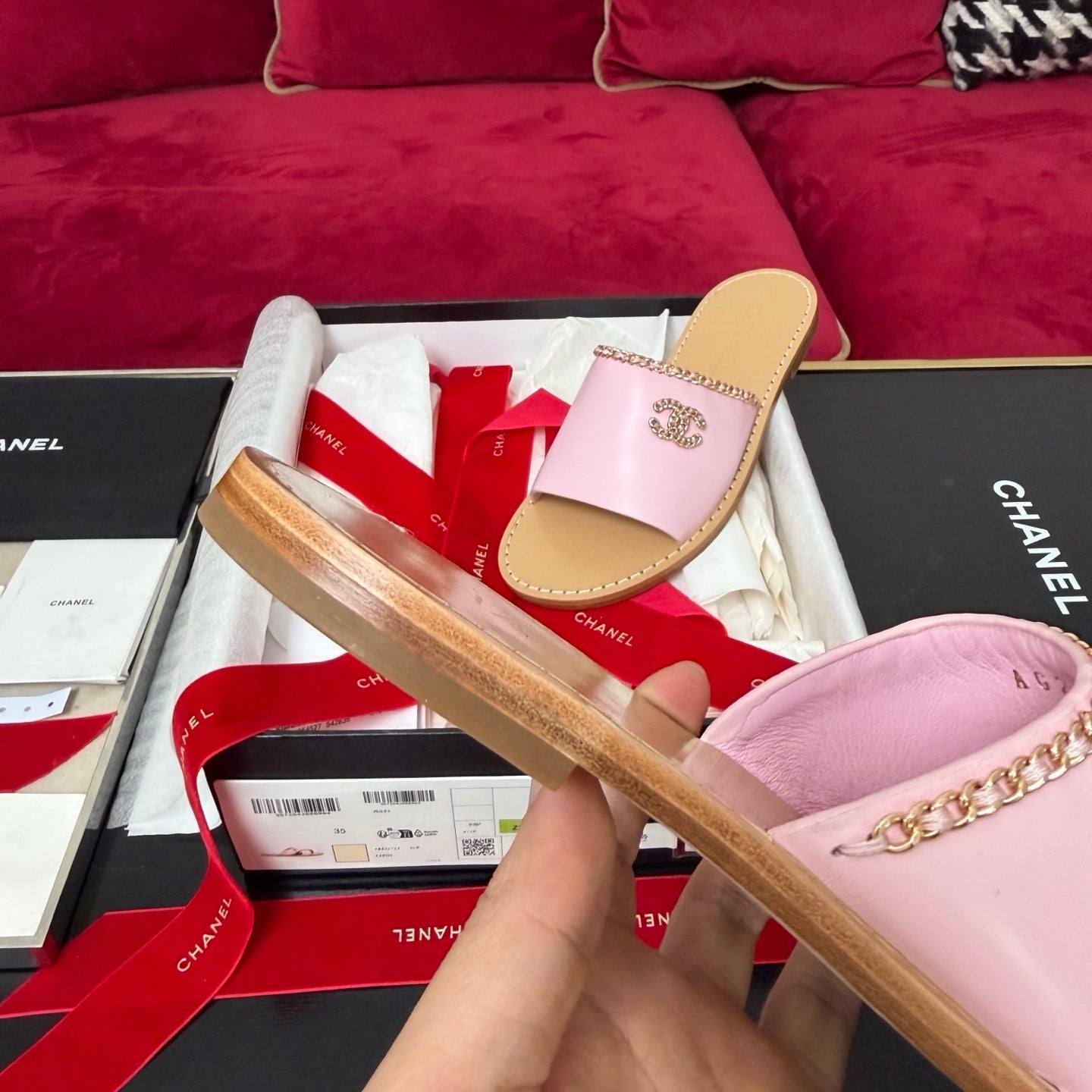 CHAIN LOGO FLAT SLIDE SANDALS