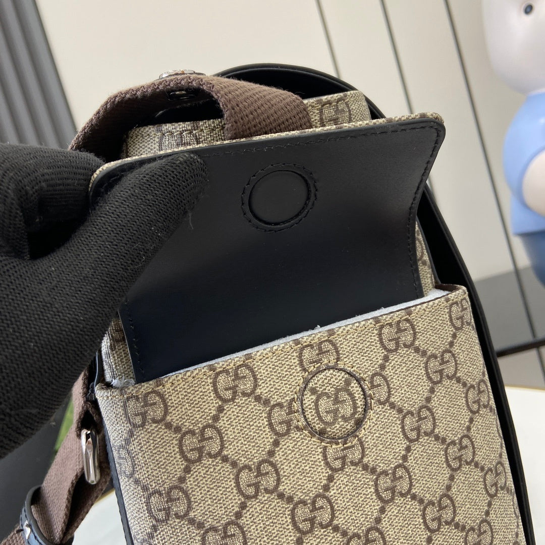 CLASSIC PATTERN MESSENGER BAG